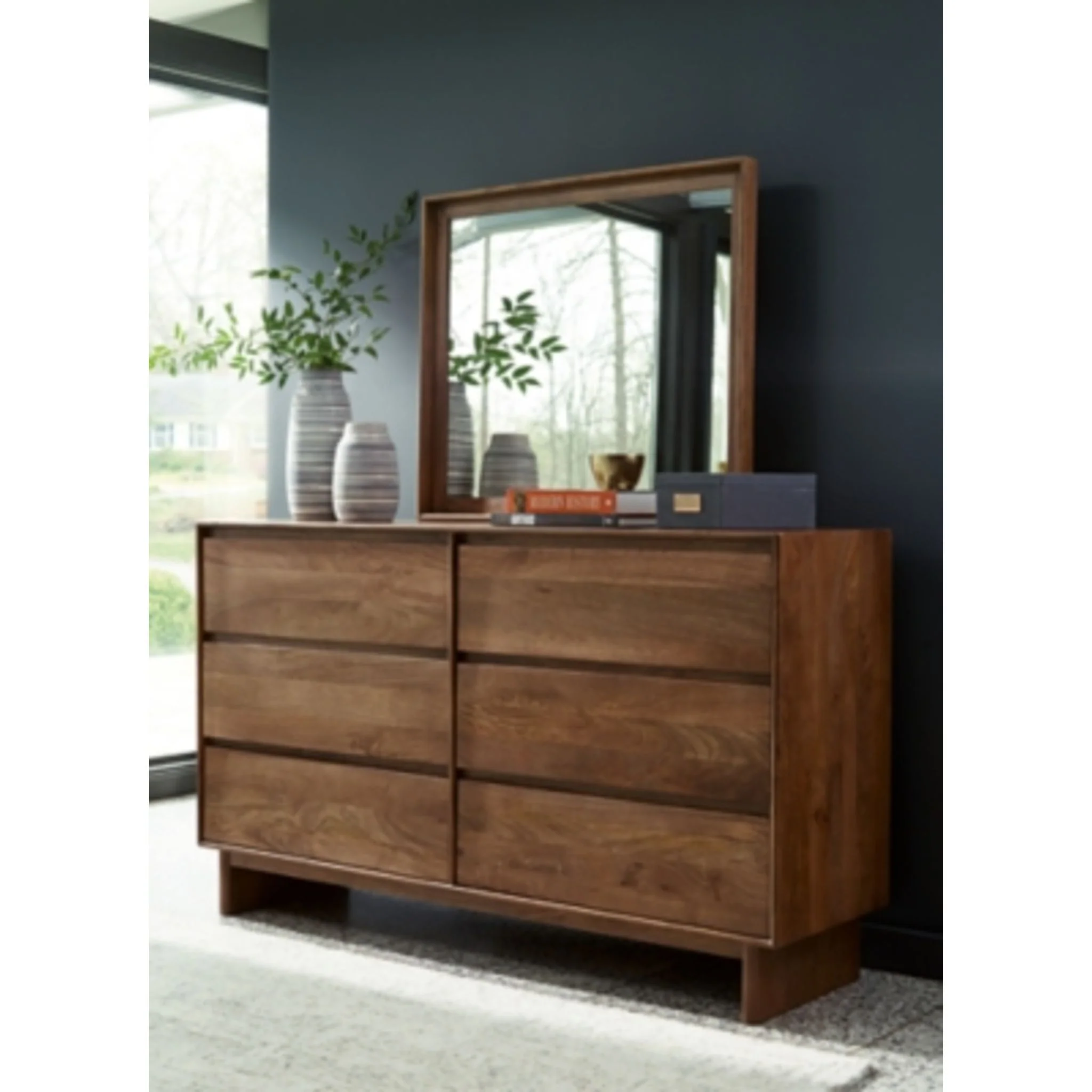 Isanti-Exclusive 5 Piece Platform Bedroom - Image 2