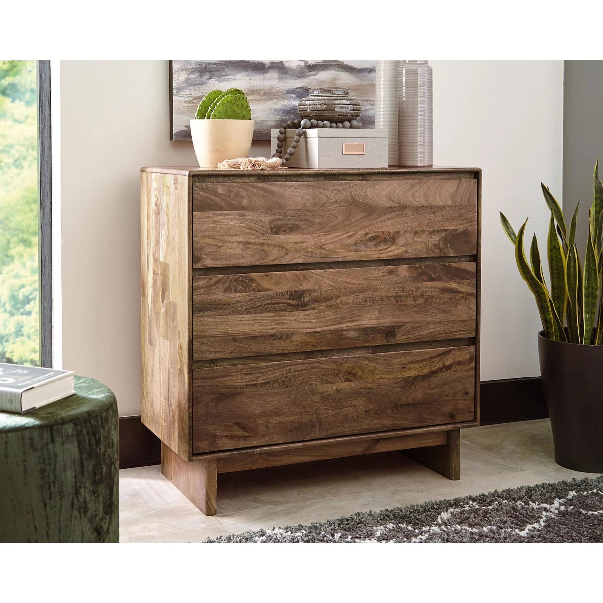 Isanti-Exclusive Chest - Image 8