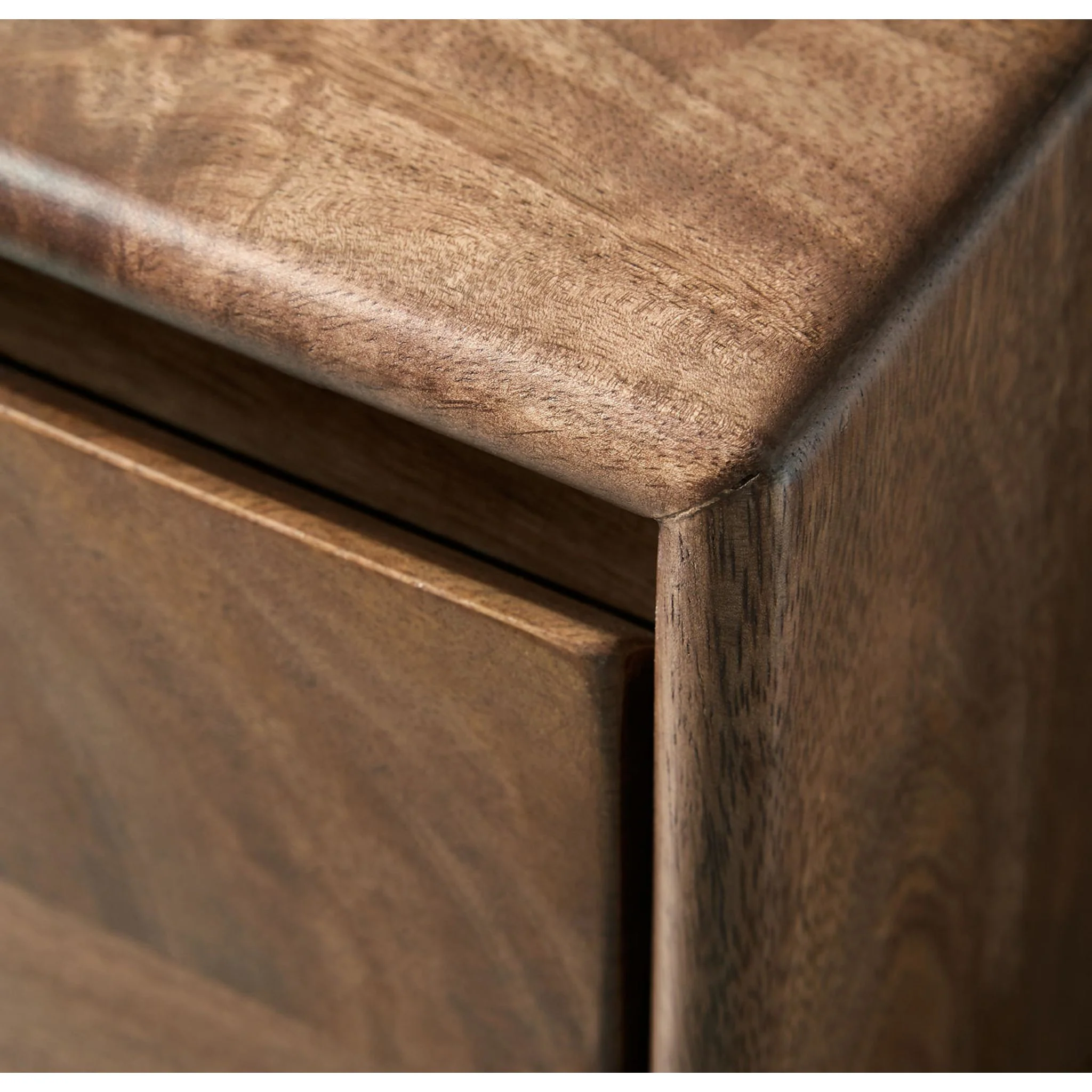 Isanti-Exclusive Chest - Image 16