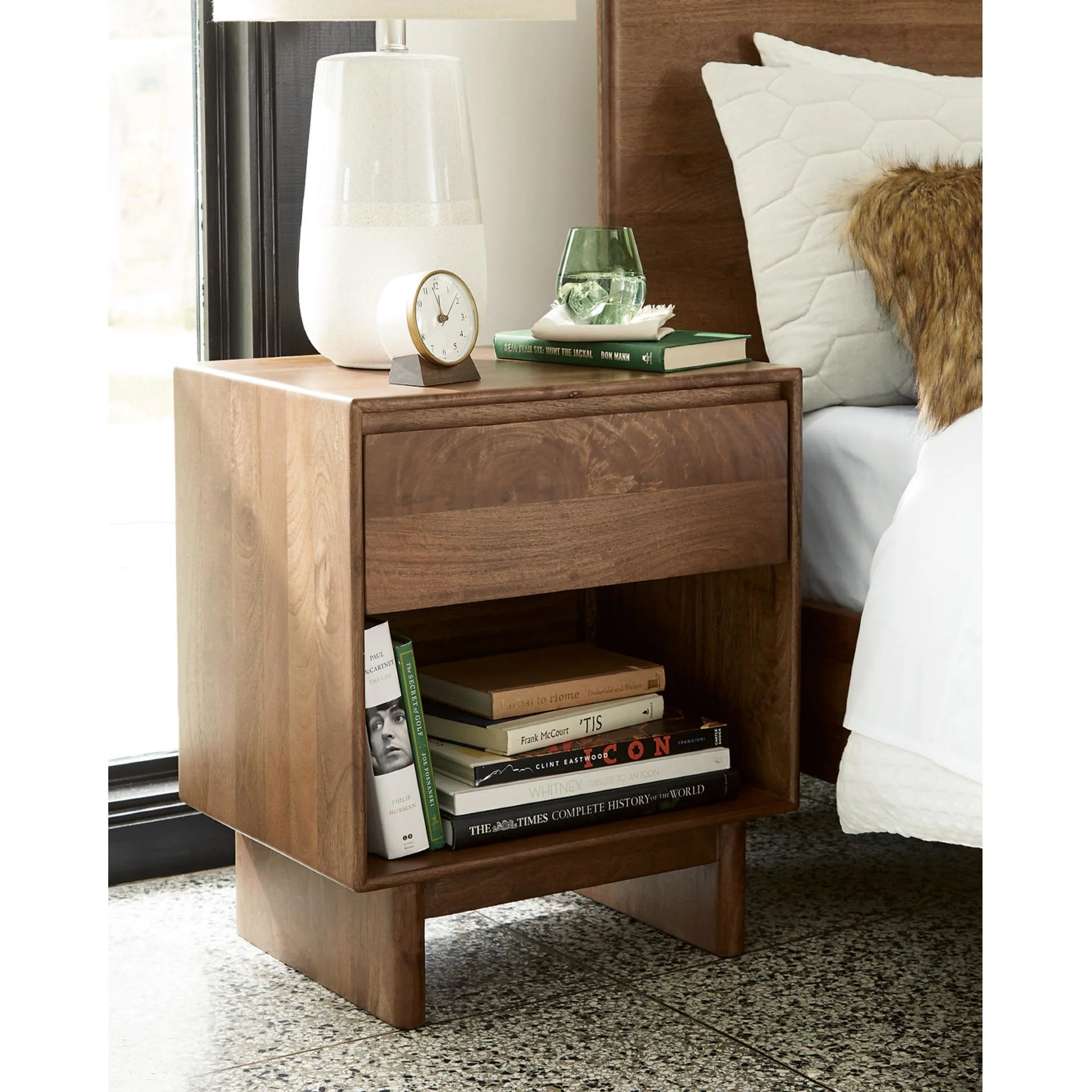 Isanti-Exclusive Nightstand - Image 10