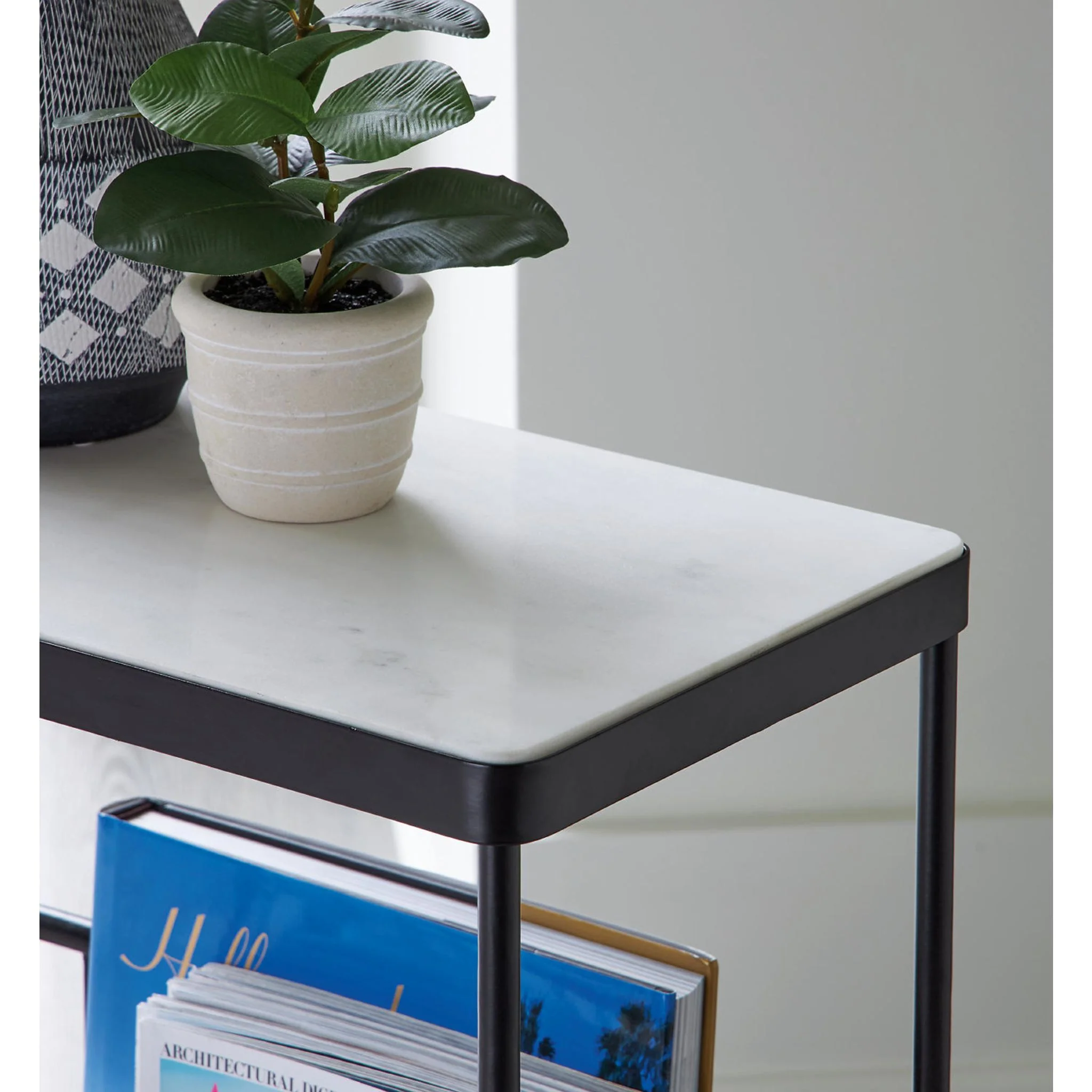 Issiamere Accent Table - Image 2
