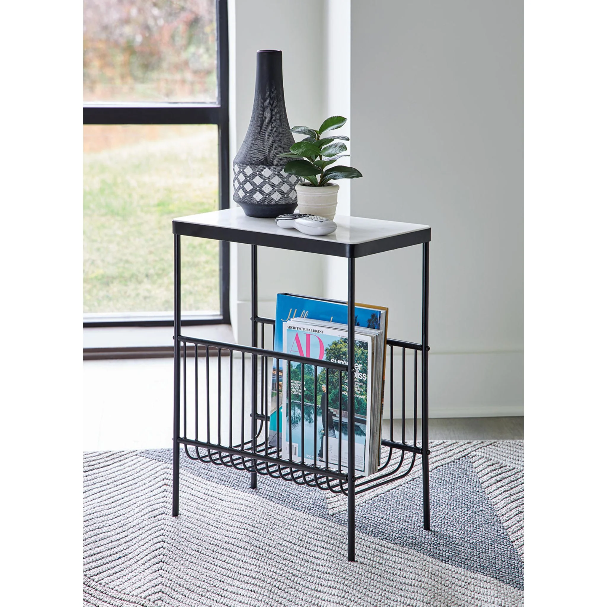 Issiamere Accent Table - Image 8