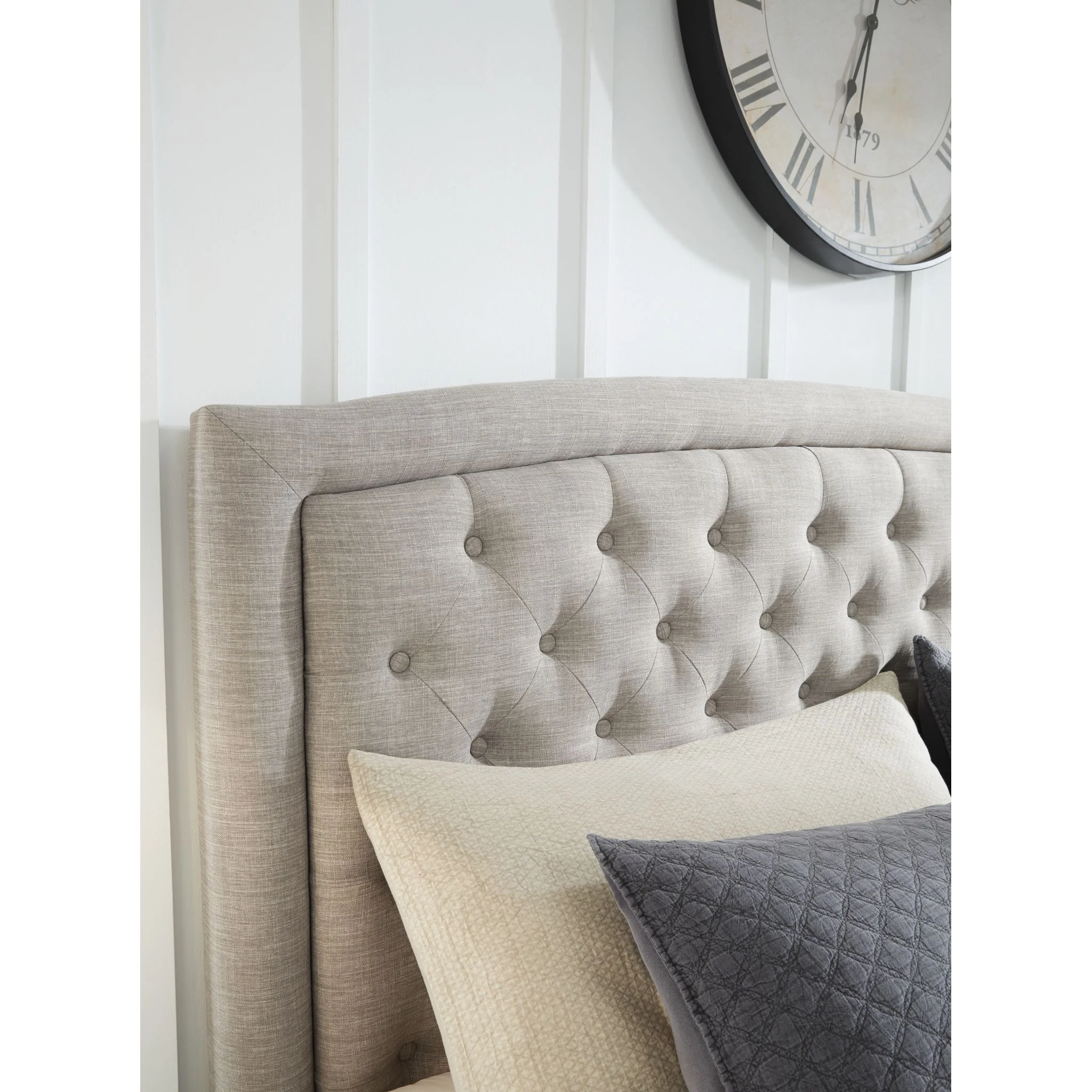 Jerary Upholstered Bed - Image 4
