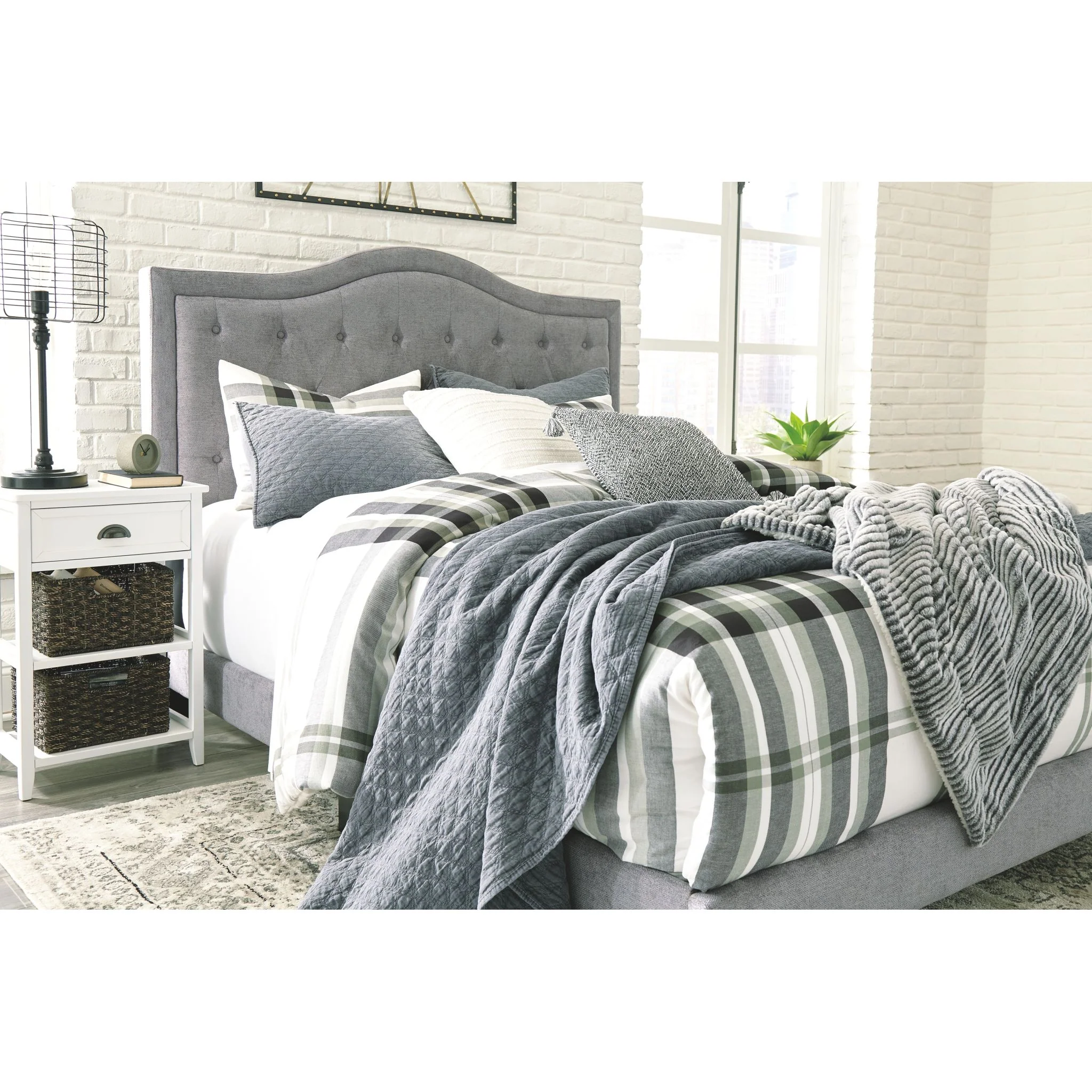 Jerary Upholstered Bed - Image 18