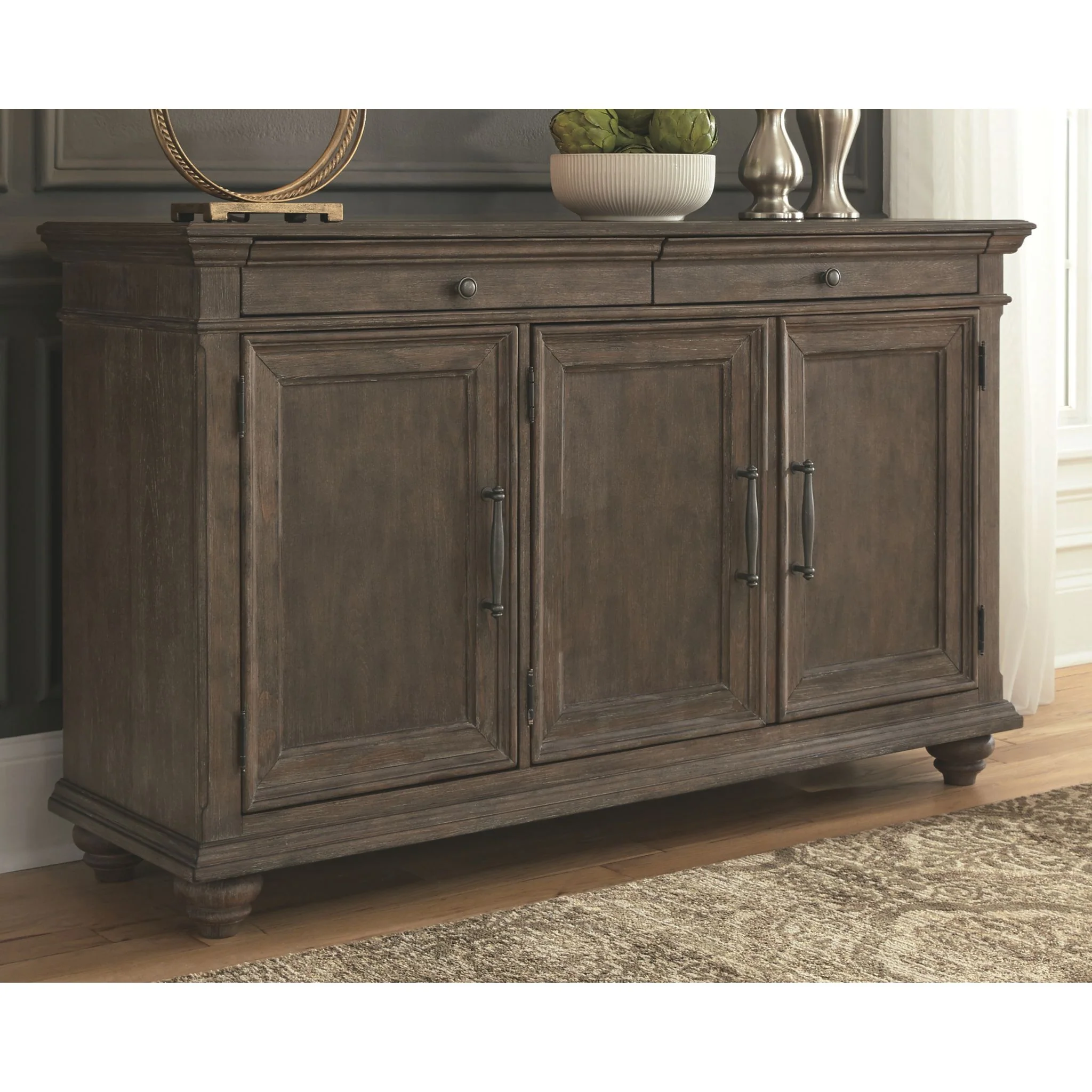 Johnelle-Exclusive Dining Server - Image 2
