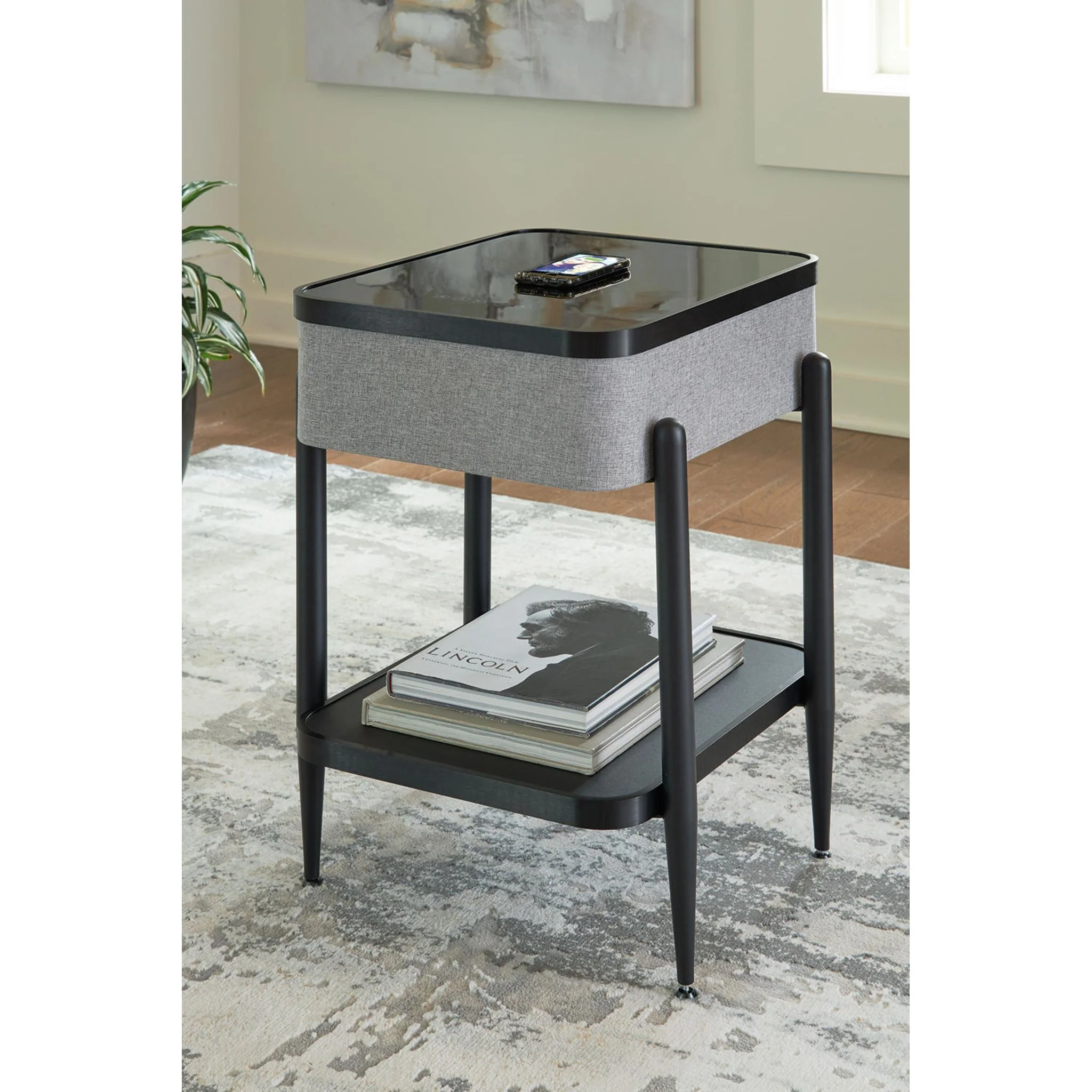 Jorvalee Accent Table - Image 2