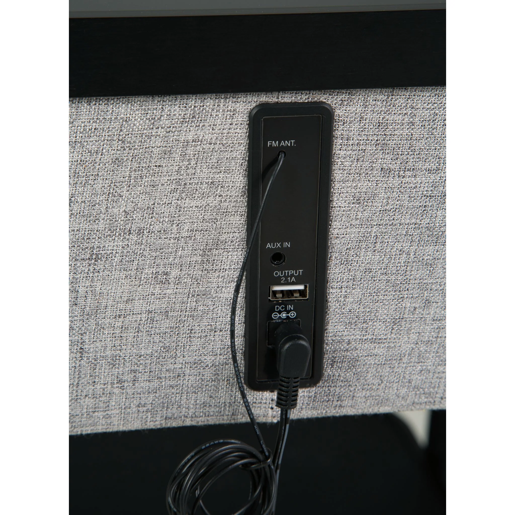 Jorvalee Accent Table - Image 7