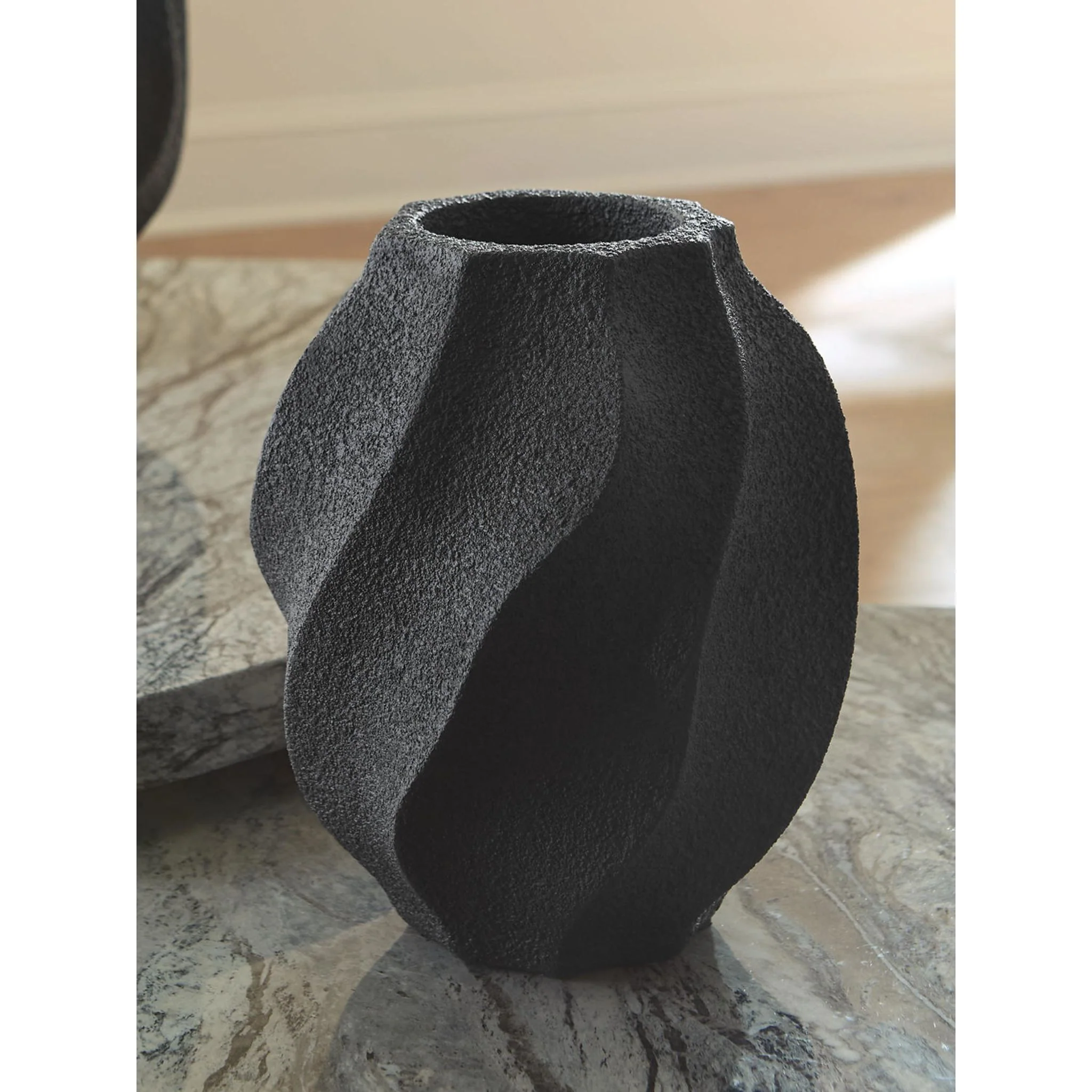 Judworth Vase - Image 2