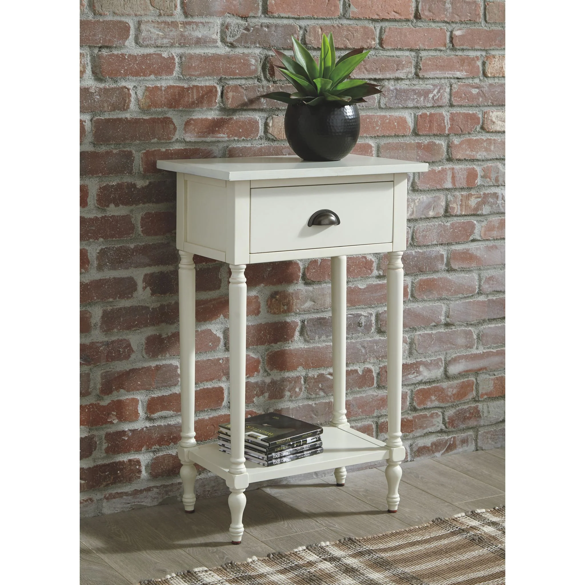 Juinville Accent Table - Image 2
