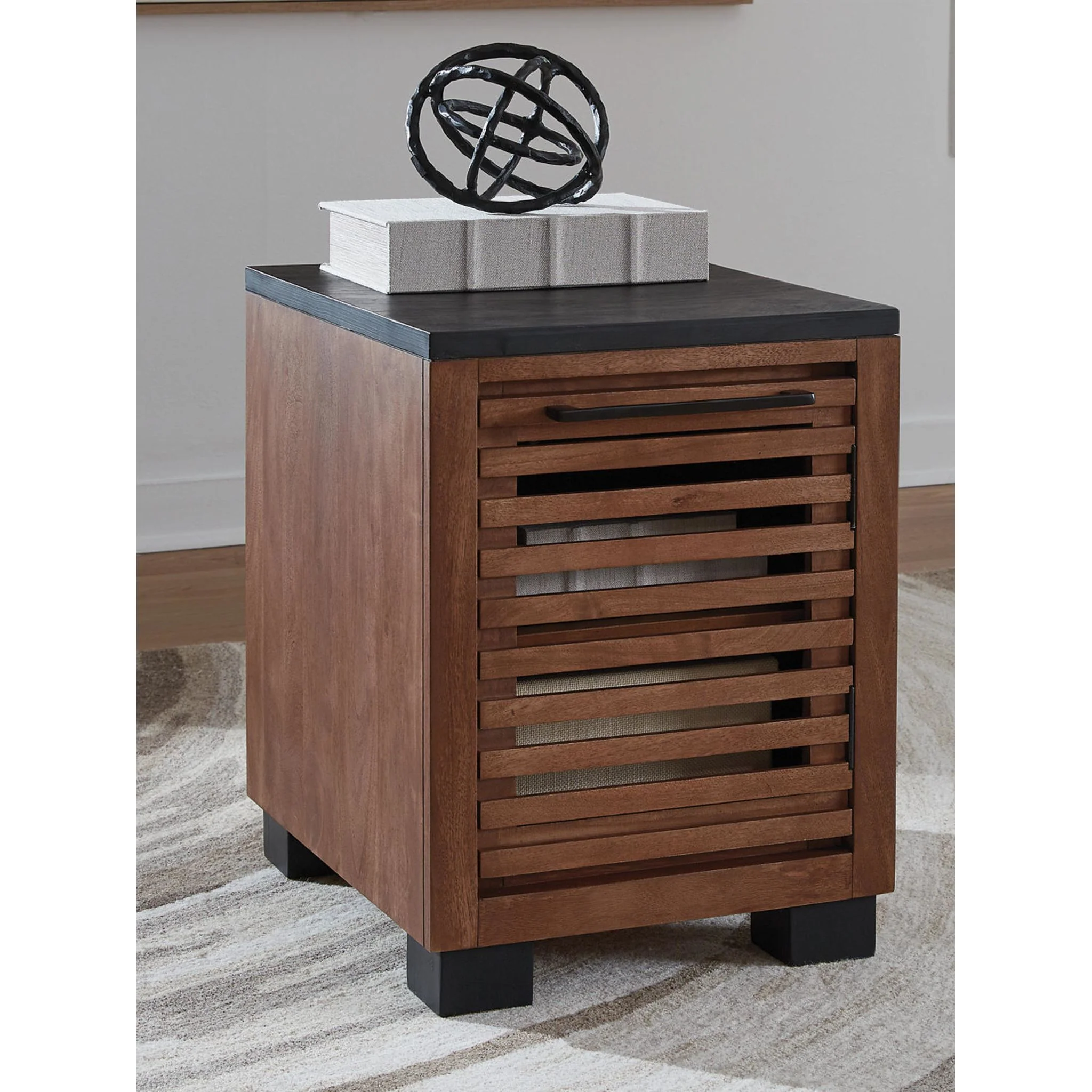 Kallari Chairside End Table - Image 4
