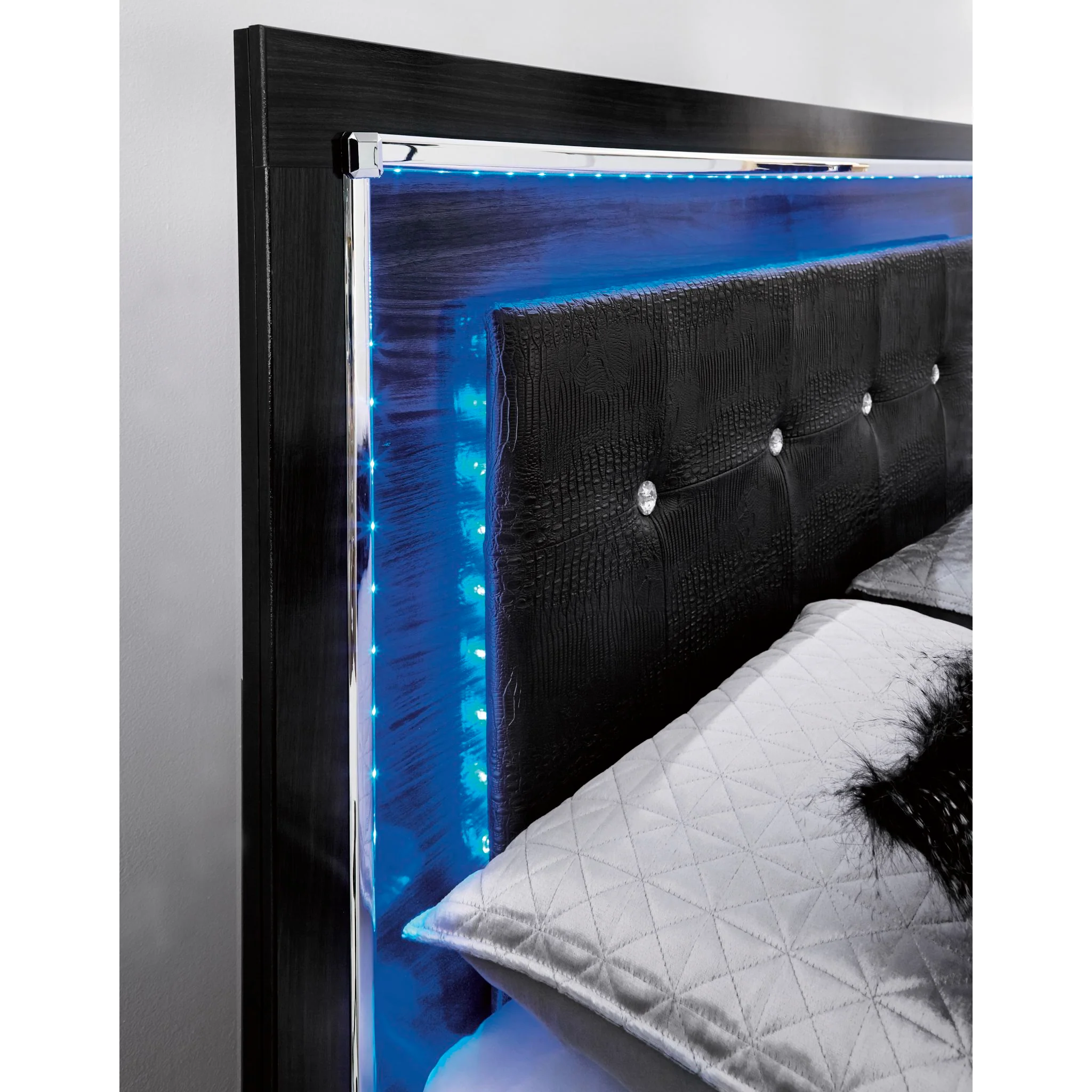 Kaydell Panel Bed - Image 7