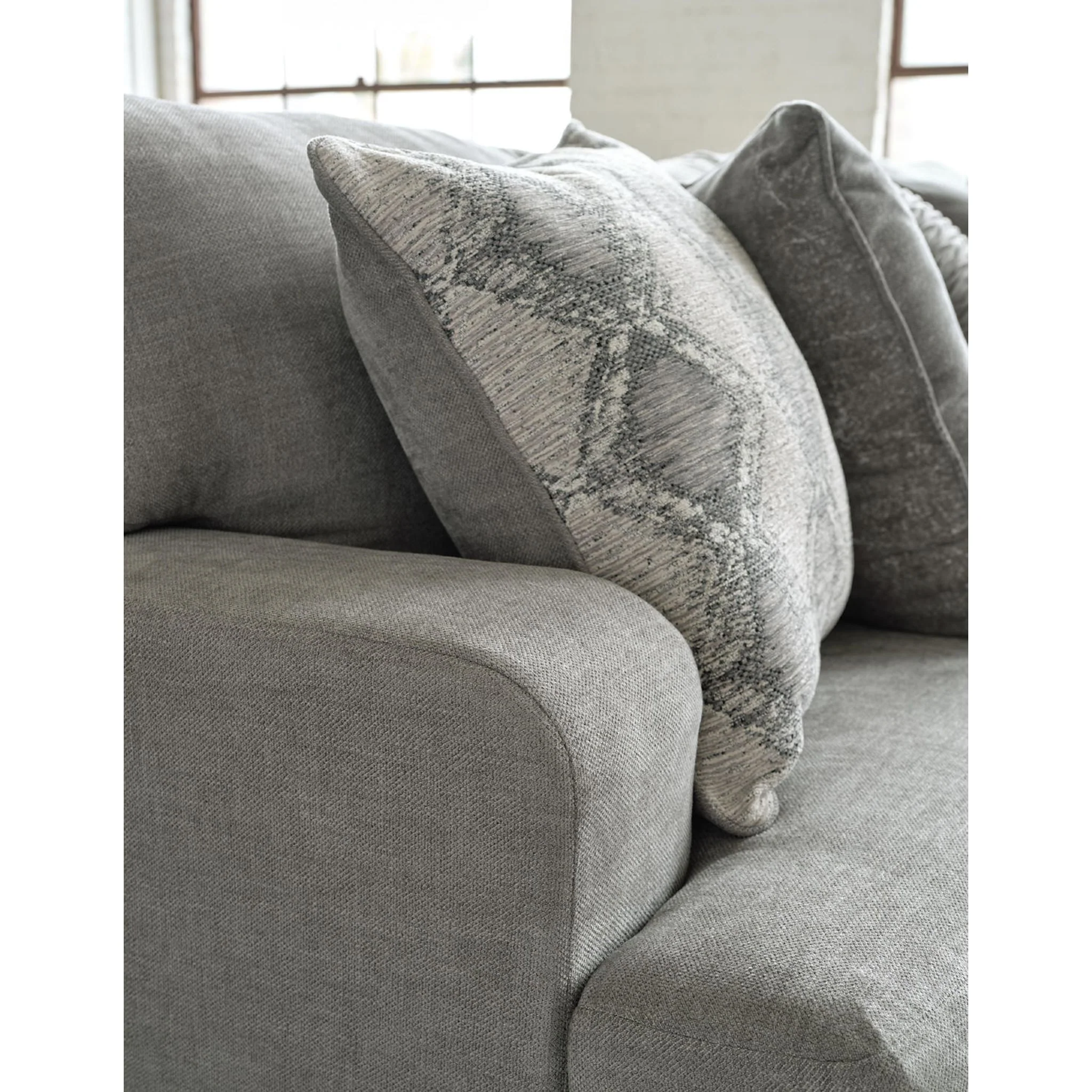Keener-Exclusive 5 Piece Sectional - Image 4