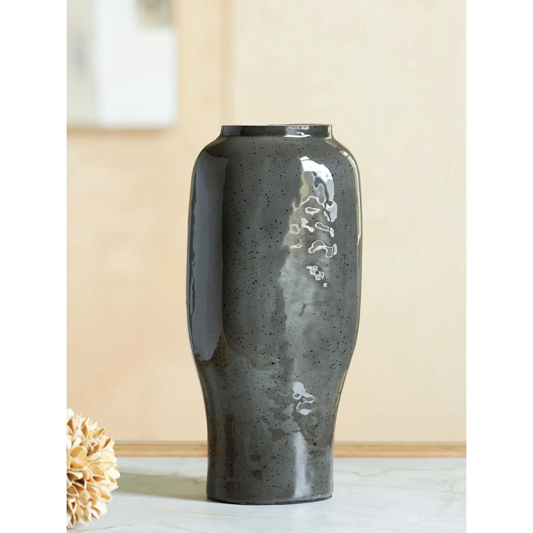 Kierlain Vase - Image 2