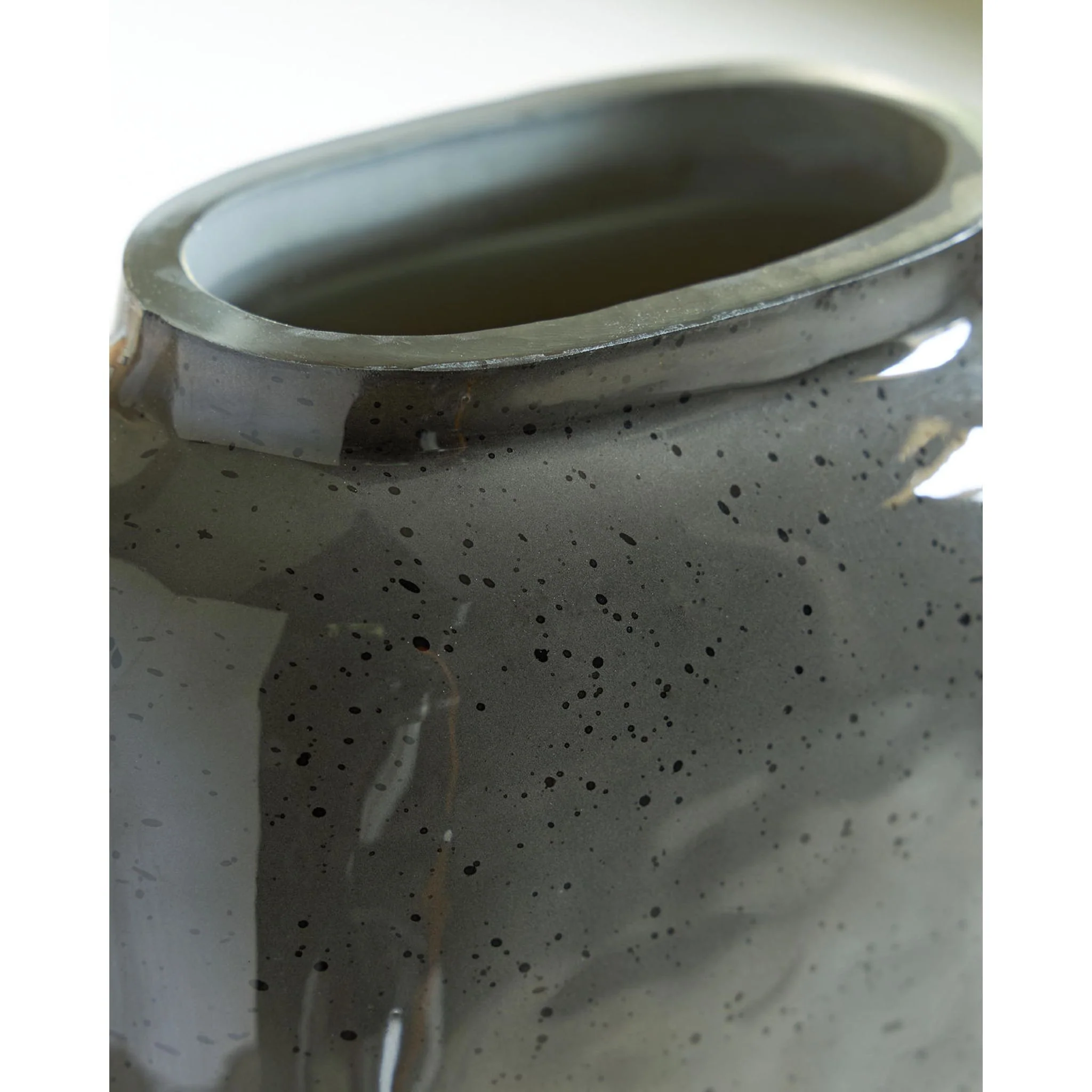 Kierlain Vase - Image 4