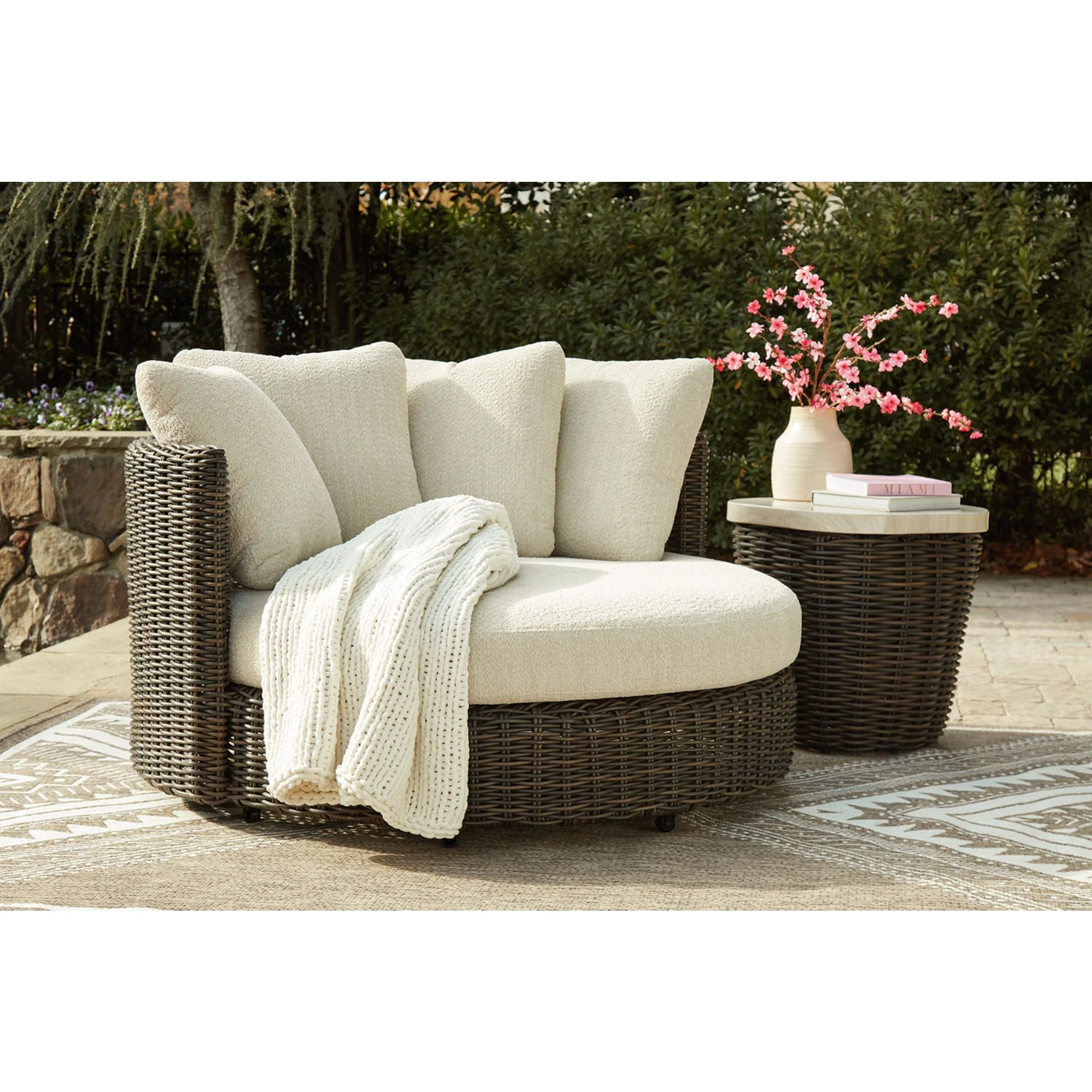 Kimora Outdoor Swivel Lounge Chair with Cushion - Image 5