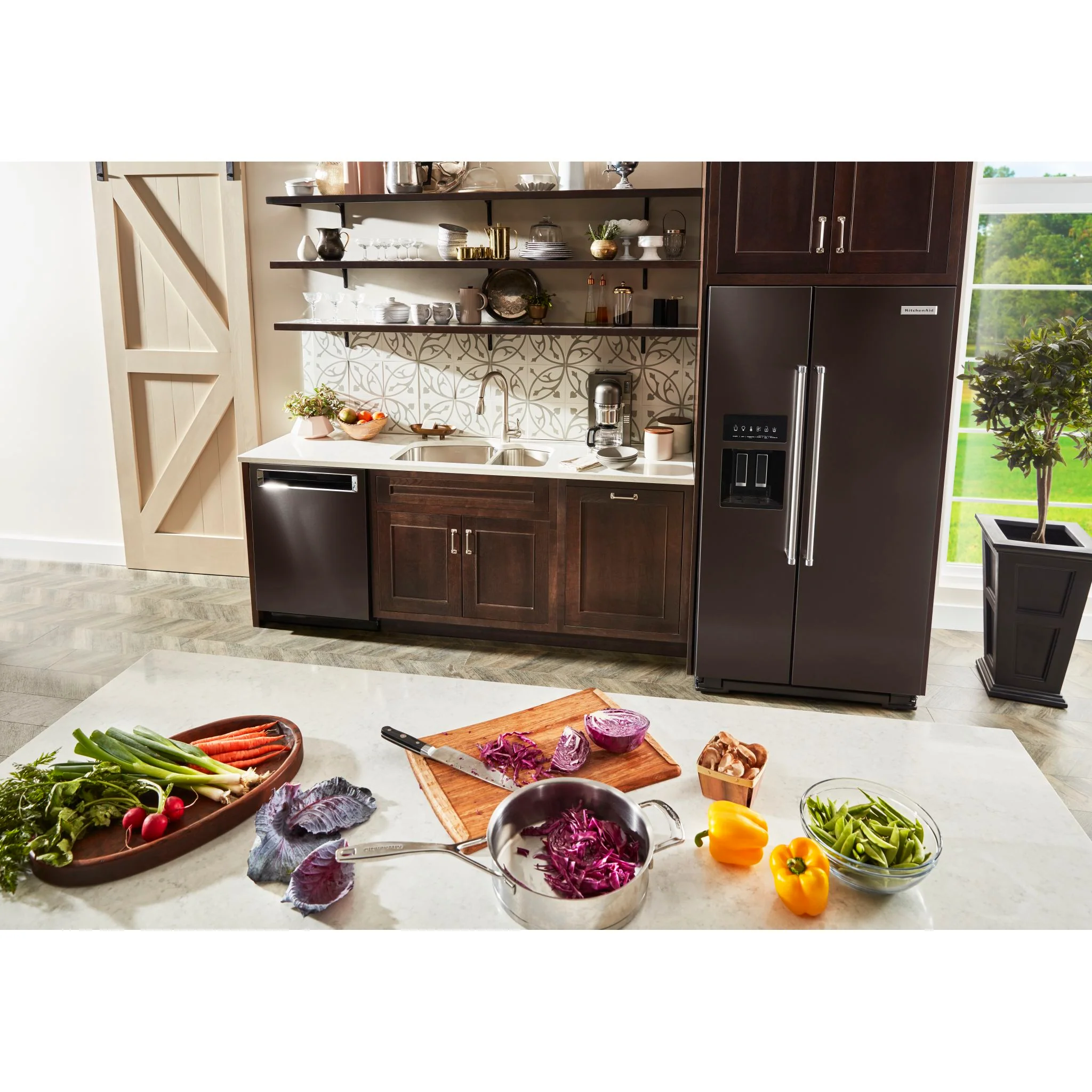 KitchenAid  24.8 cu.. ft. Side-by-Side Refrigerator with Exterior Ice and Water and PrintShield Finish - Black Stainless (KRSF705HBS) - Image 18