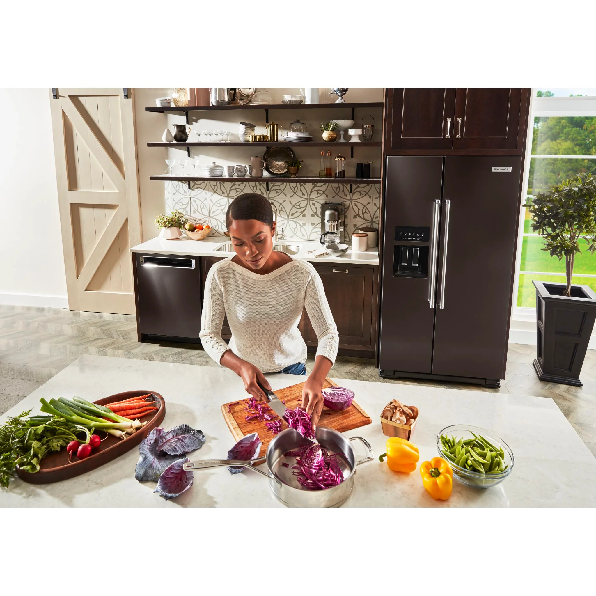 KitchenAid  24.8 cu.. ft. Side-by-Side Refrigerator with Exterior Ice and Water and PrintShield Finish - Black Stainless (KRSF705HBS) - Image 20