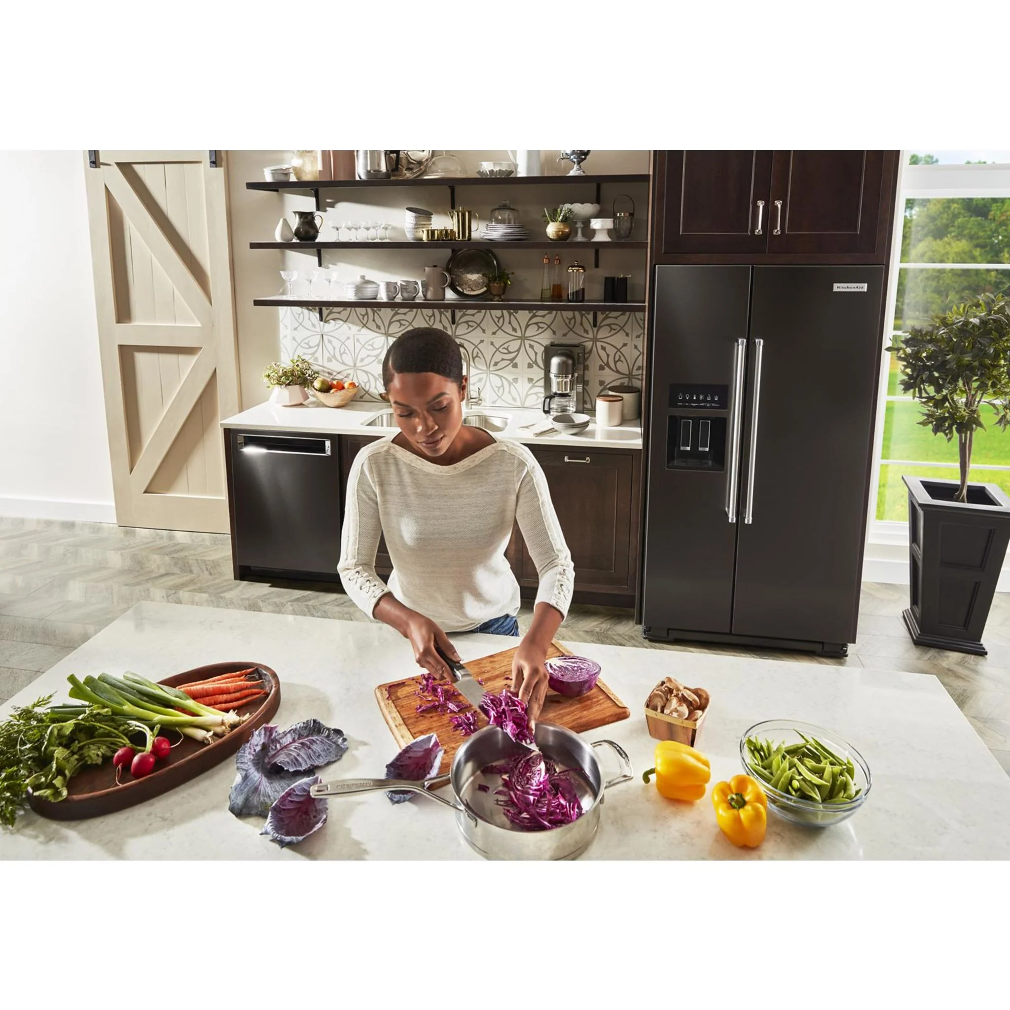 KitchenAid  24.8 cu.. ft. Side-by-Side Refrigerator with Exterior Ice and Water and PrintShield Finish - Black Stainless (KRSF705HBS) - Image 24
