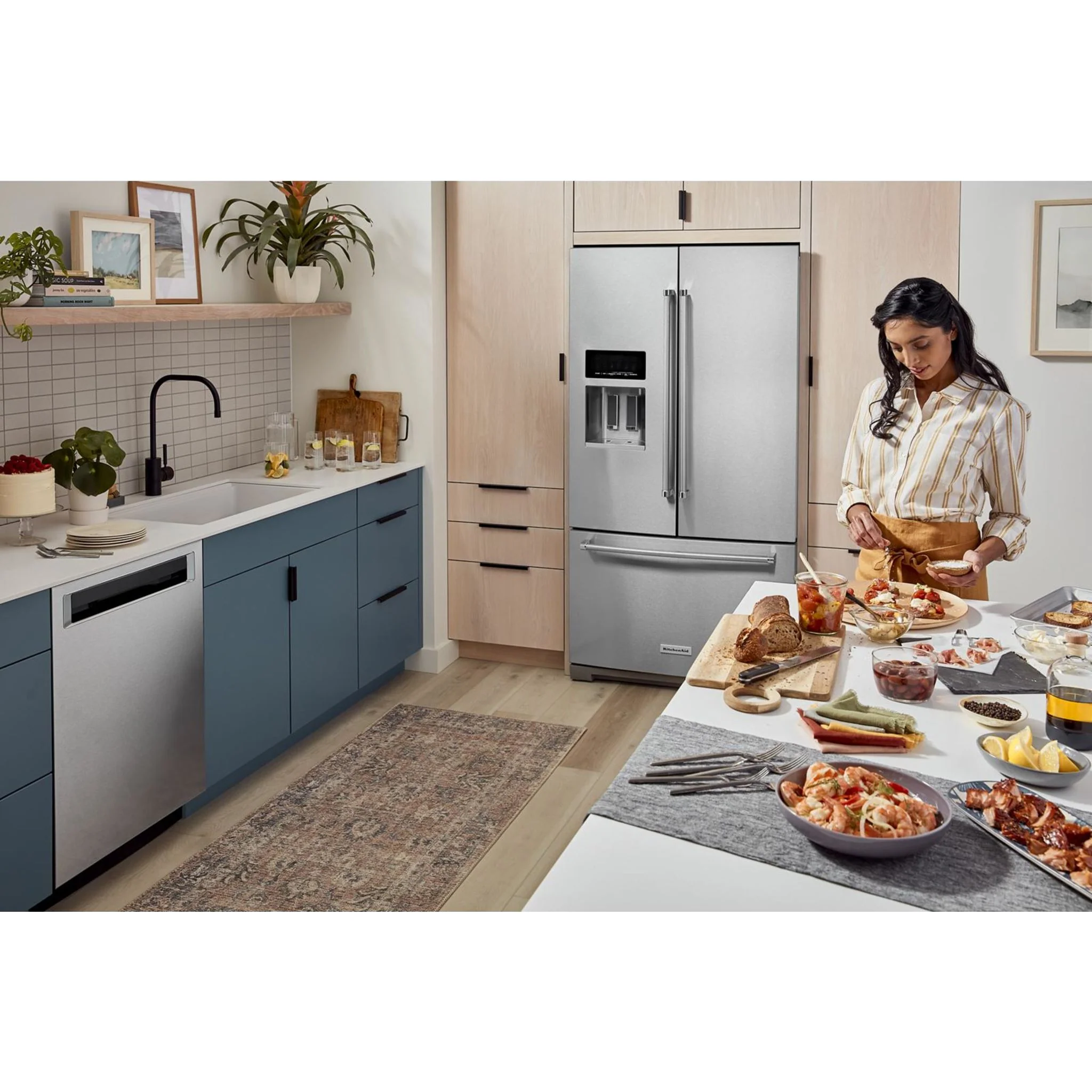 KitchenAid  26.8 cu. ft. 36" Width Standard Depth French Door Refrigerator with Exterior Ice and Water (KRFF507HPS) - Image 43