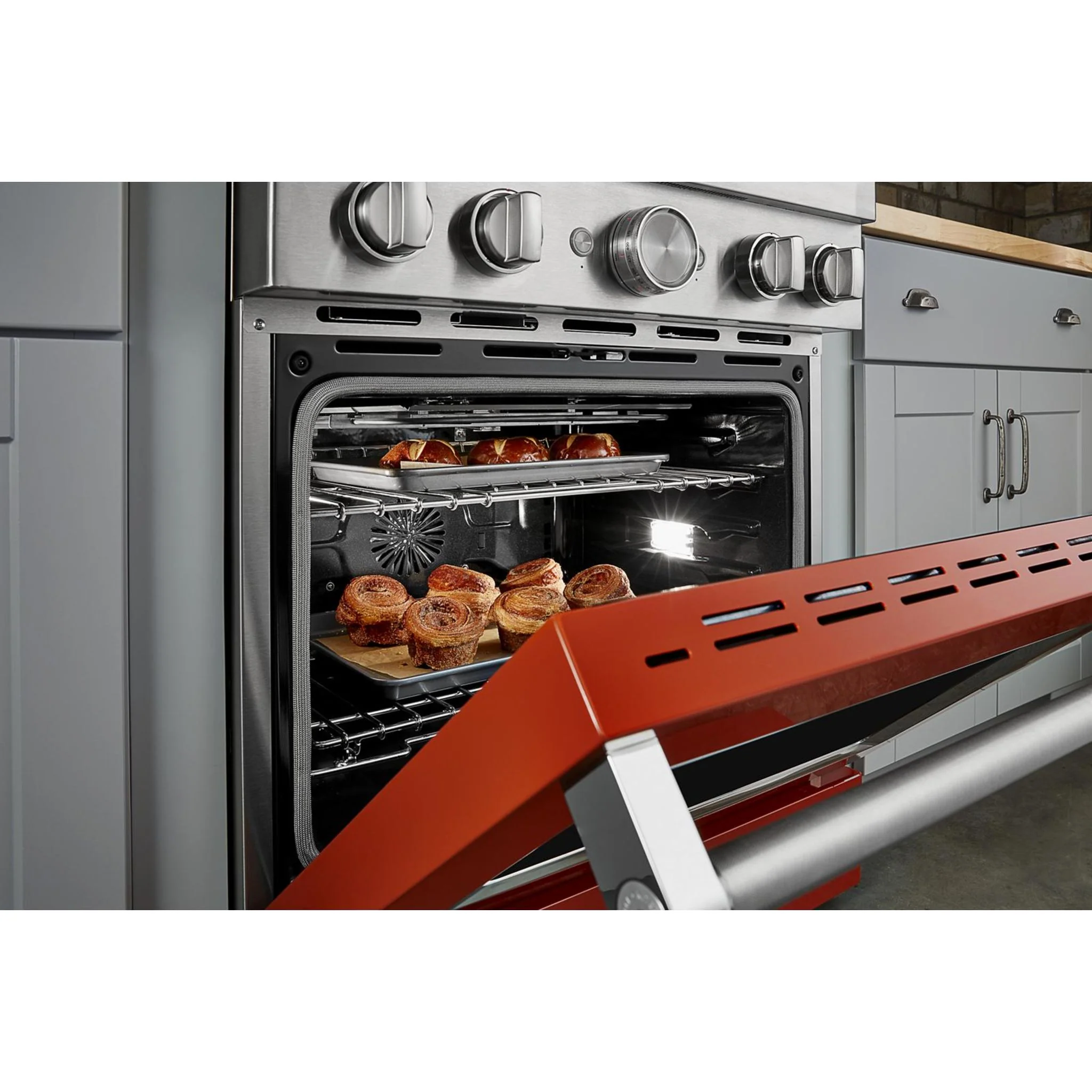 KitchenAid  30'' Smart Commercial-Style Dual Fuel Range with 4 Burners - Scorched Orange (KFDC500JSC) - Image 38