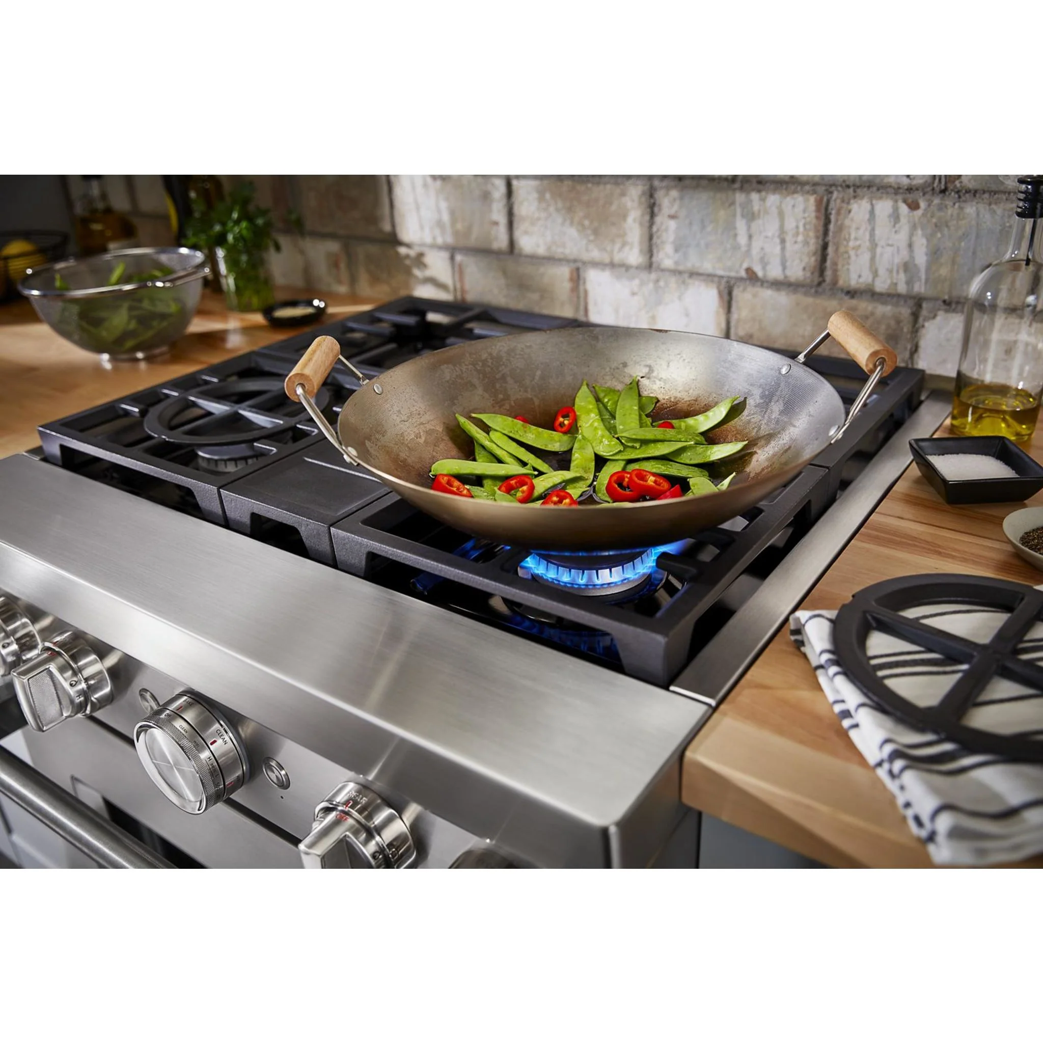 KitchenAid  30'' Smart Commercial-Style Dual Fuel Range with 4 Burners - Stainless Steel (KFDC500JSS) - Image 14