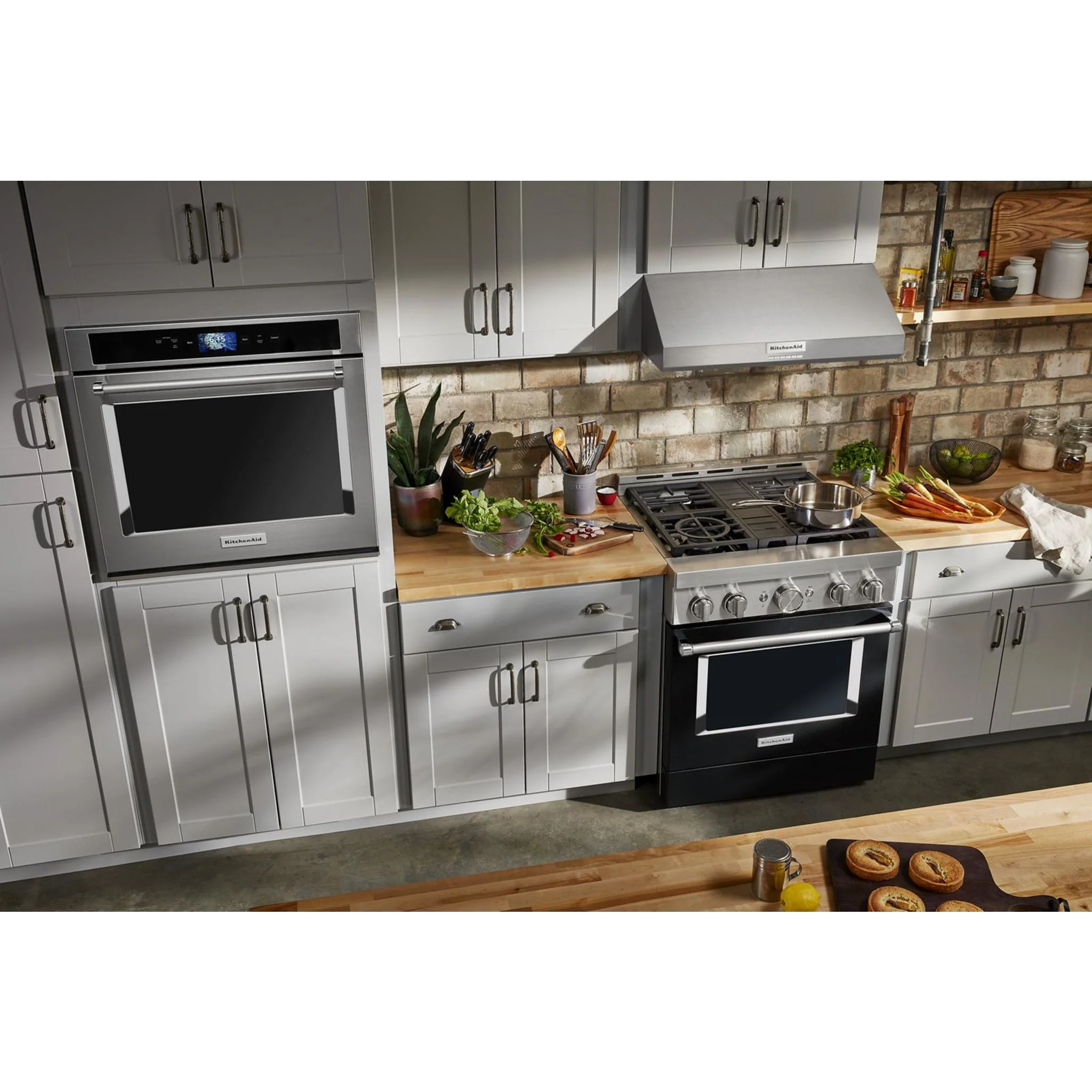 KitchenAid  30'' Smart Commercial-Style Gas Range with 4 Burners - Imperial Black (KFGC500JBK) - Image 48