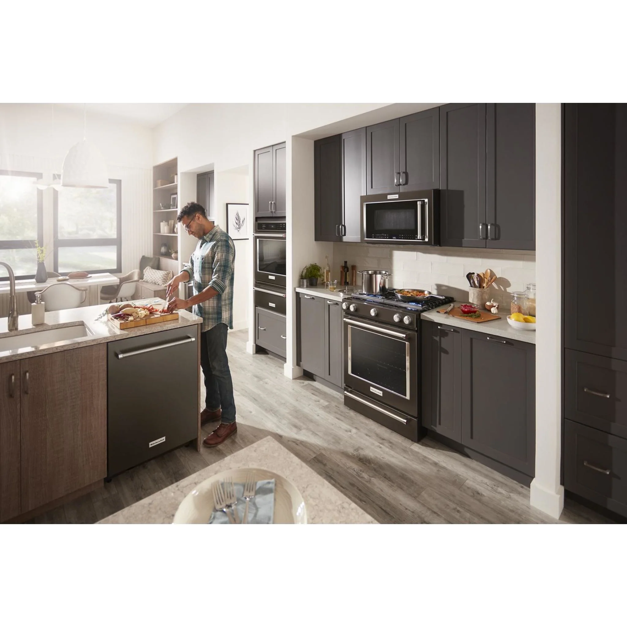 KitchenAid 44 dBA Dishwasher in PrintShield Finish with 360A° Max Jets Third Rack - Black Stainless (KDTM604KBS) - Image 23