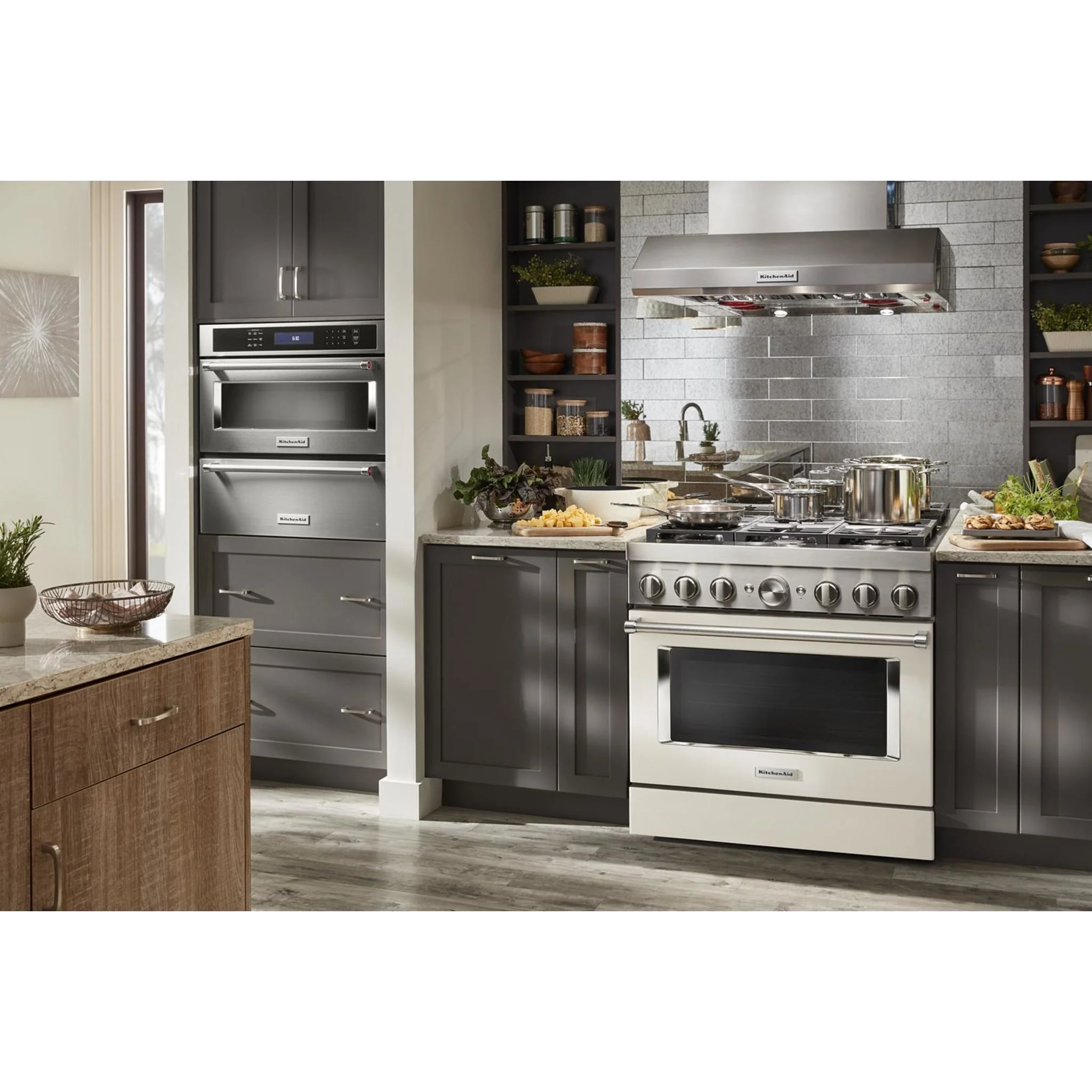 KitchenAid  36'' Smart Commercial-Style Dual Fuel Range with 6 Burners - Milkshake (KFDC506JMH) - Image 45