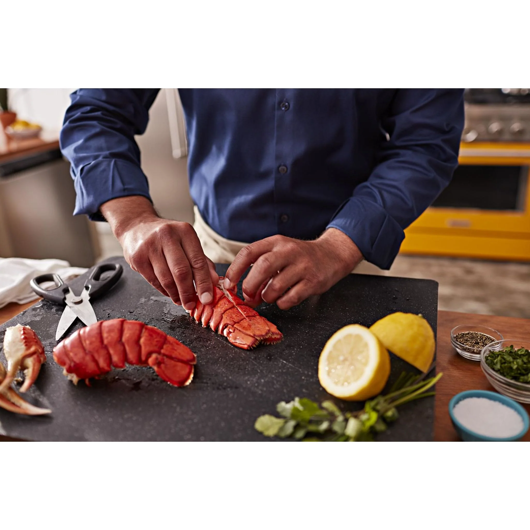 KitchenAid  36'' Smart Commercial-Style Dual Fuel Range with 6 Burners - Yellow Pepper (KFDC506JYP) - Image 19