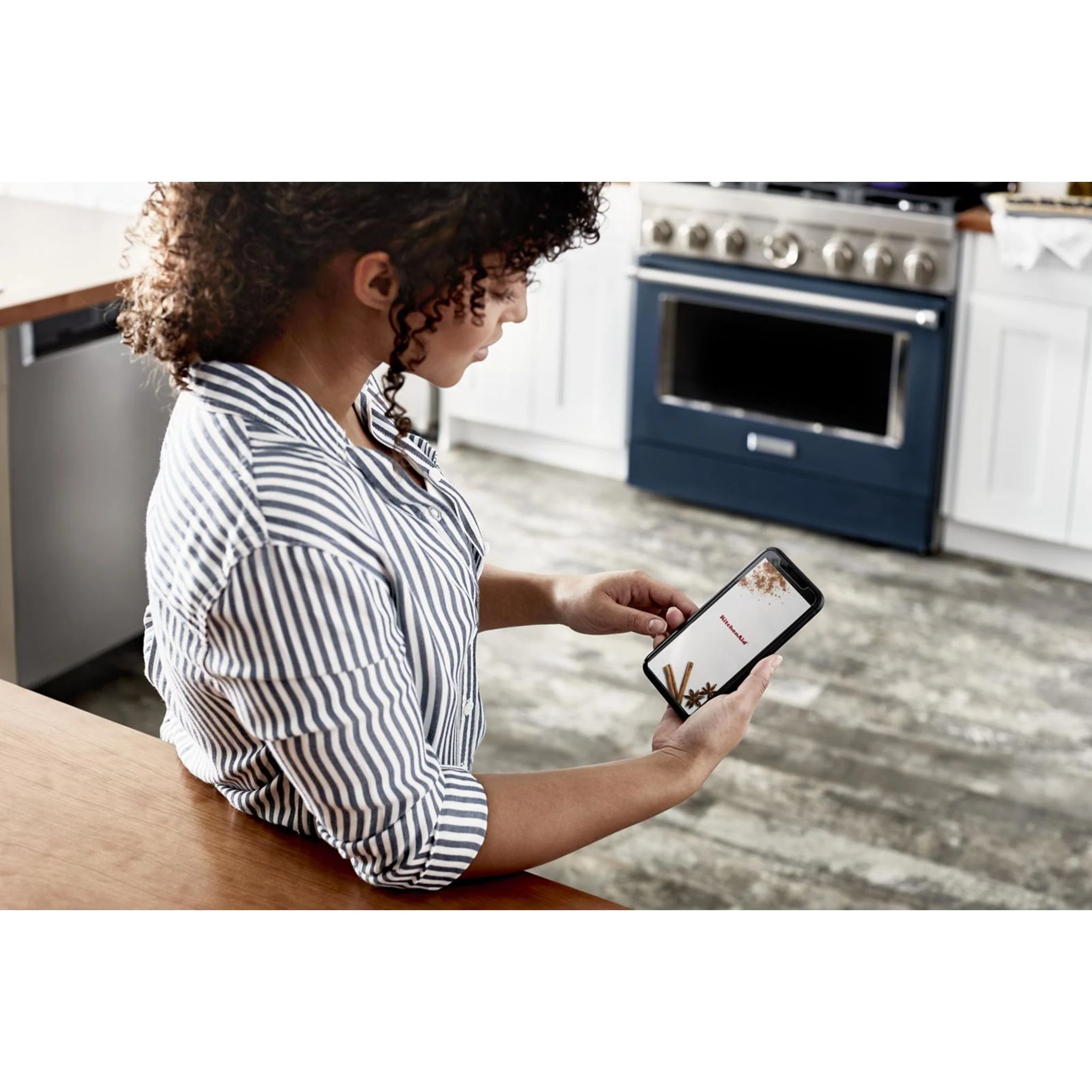 KitchenAid  36'' Smart Commercial-Style Gas Range with 6 Burners - Ink Blue (KFGC506JIB) - Image 44