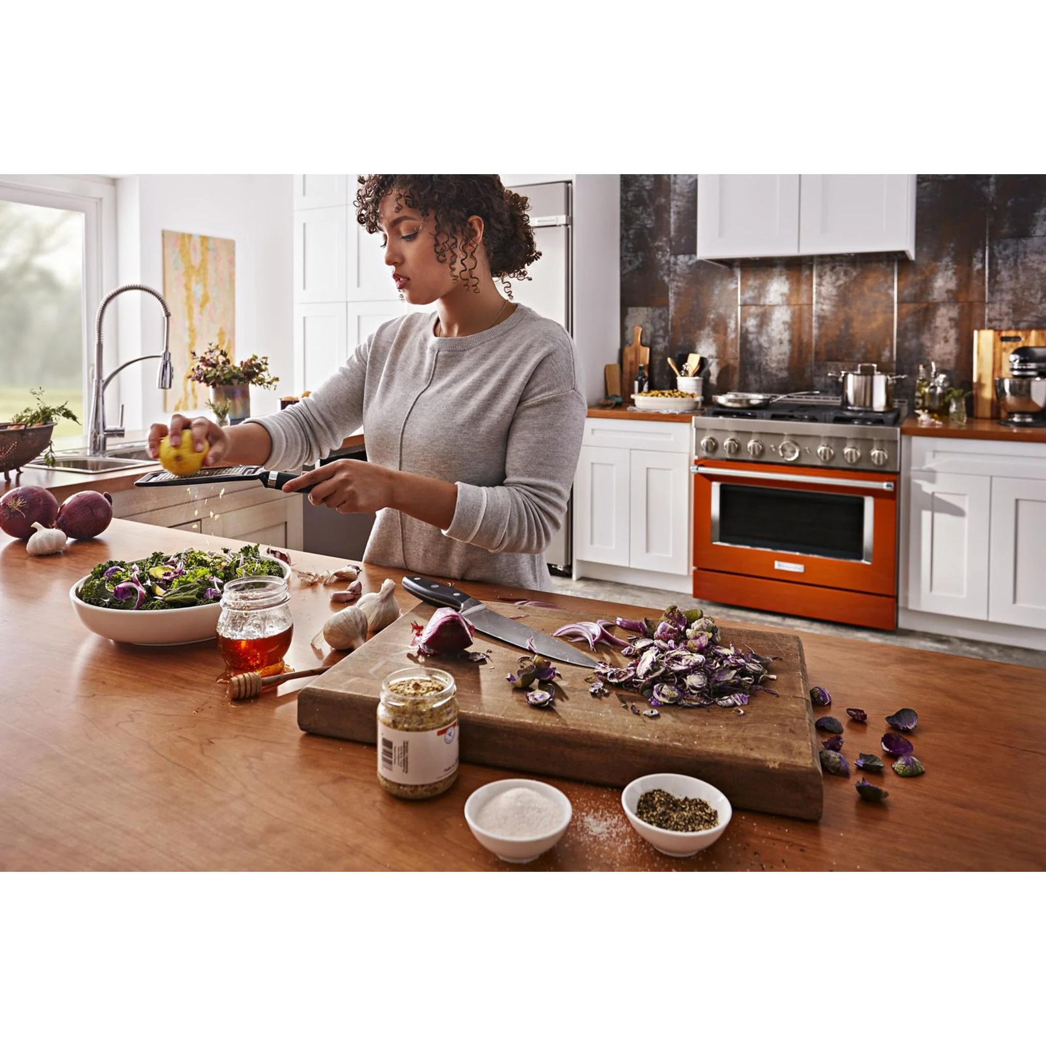 KitchenAid  36'' Smart Commercial-Style Gas Range with 6 Burners - Scorched Orange (KFGC506JSC) - Image 20