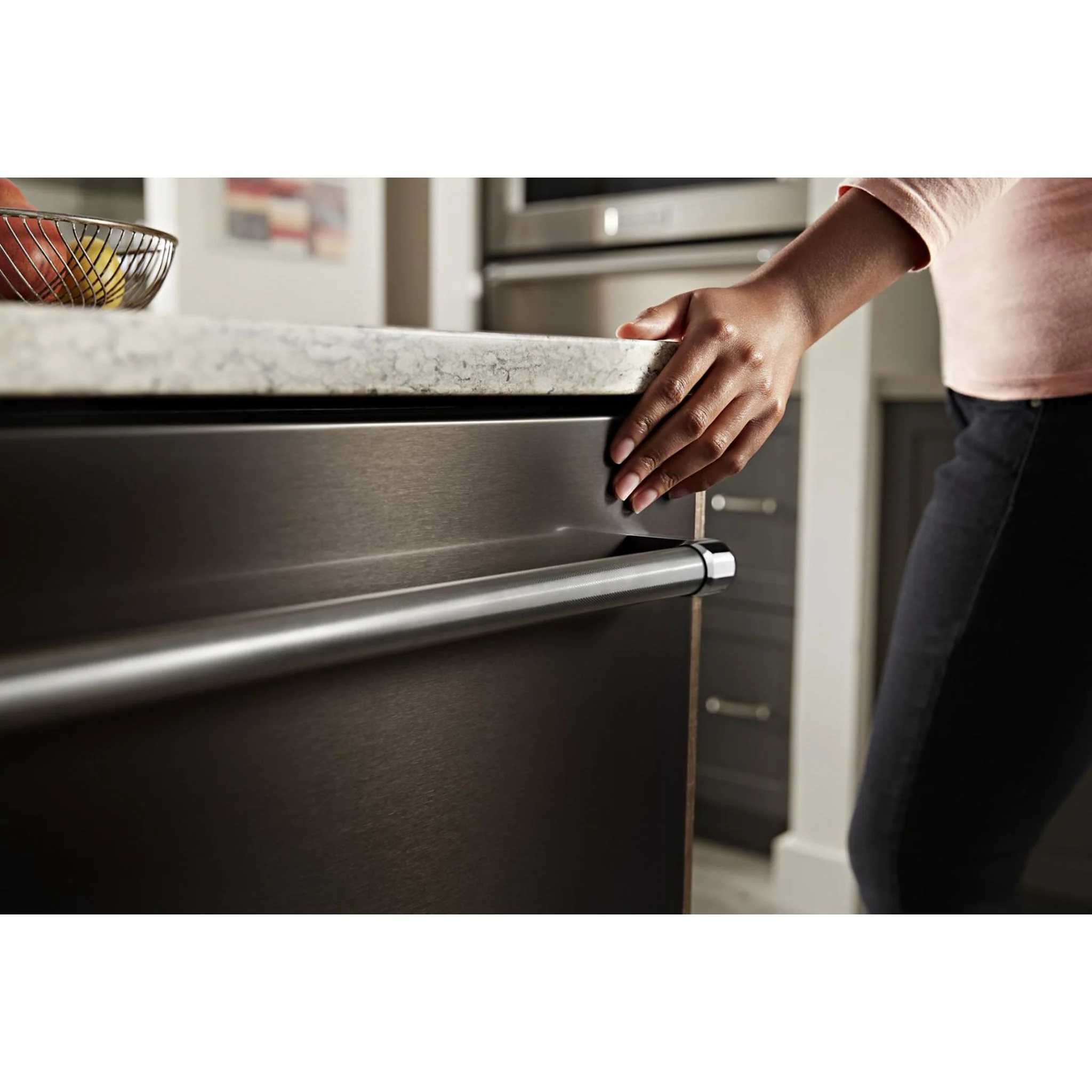 KitchenAid  39 dBA Dishwasher in PrintShield Finish with Third Level Utensil Rack - Black Stainless (KDTE204KBS) - Image 18