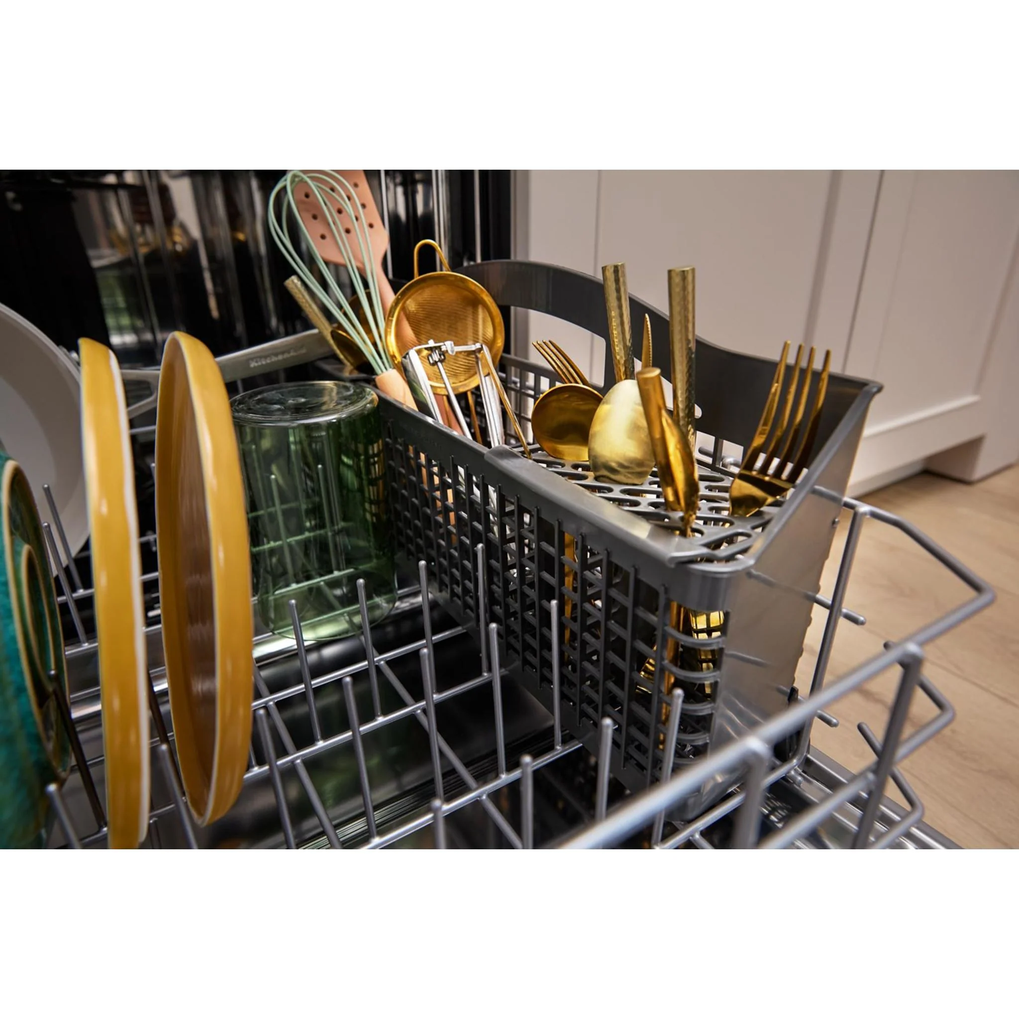 KitchenAid Third Level Jet Rack Dishwasher with 40+ Total Wash Jets, 41 dBA -Black Ore (KDFS324SBE) - Image 19