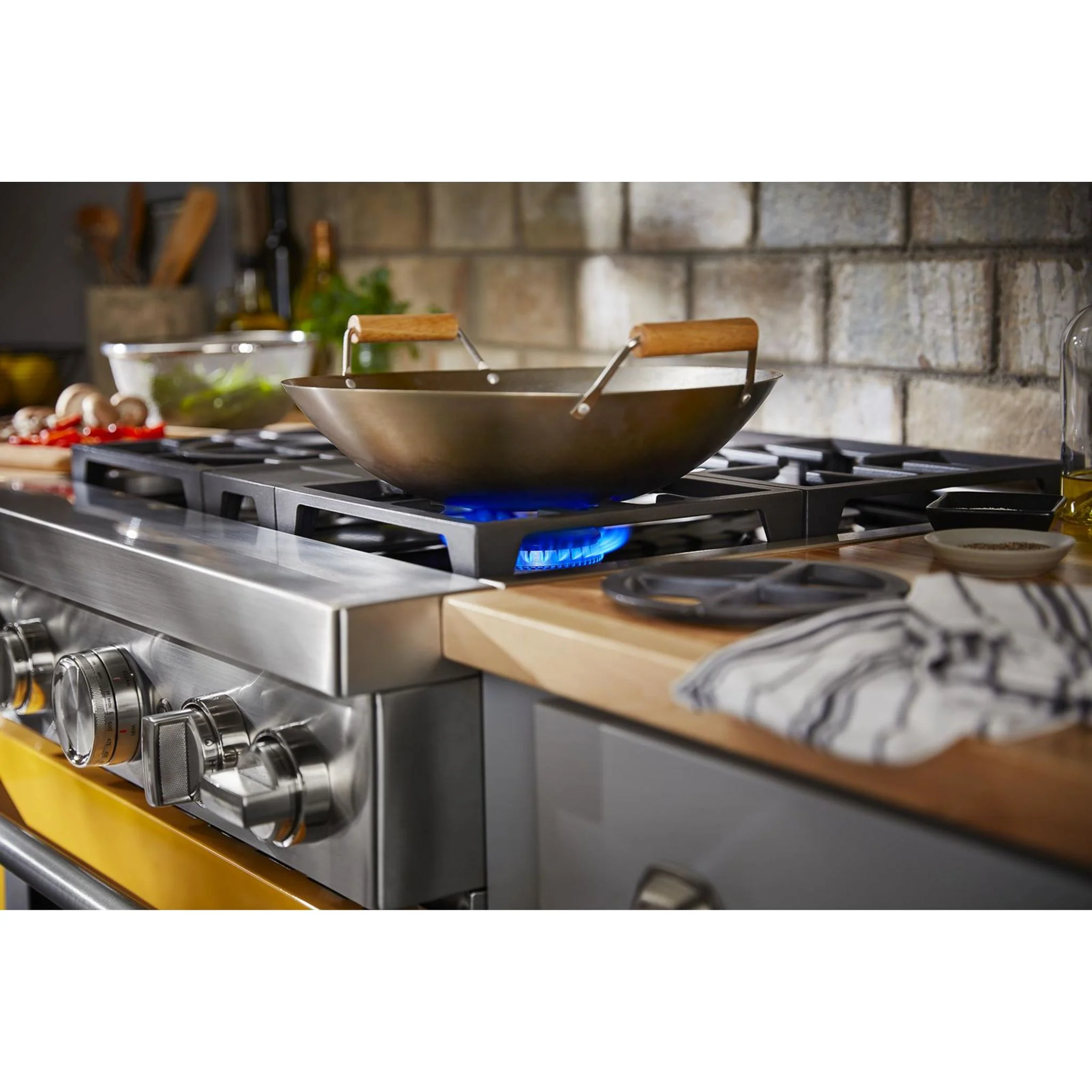 KitchenAid  30'' Smart Commercial-Style Dual Fuel Range with 4 Burners - Yellow Pepper (KFDC500JYP) - Image 26