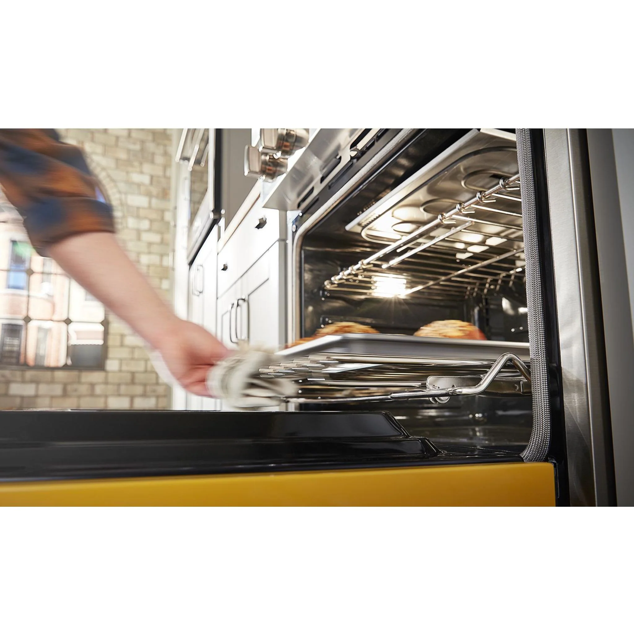 KitchenAid  30'' Smart Commercial-Style Dual Fuel Range with 4 Burners - Yellow Pepper (KFDC500JYP) - Image 35