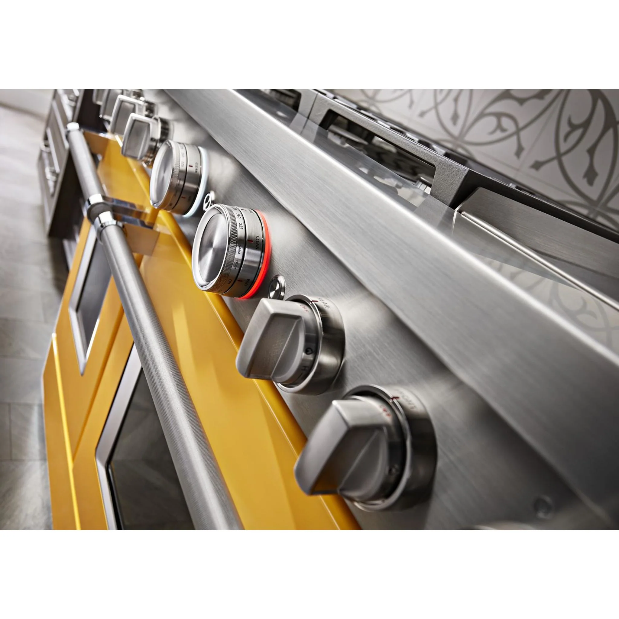 KitchenAid  48'' Smart Commercial-Style Dual Fuel Range with Griddle - Yellow Pepper (KFDC558JYP) - Image 17