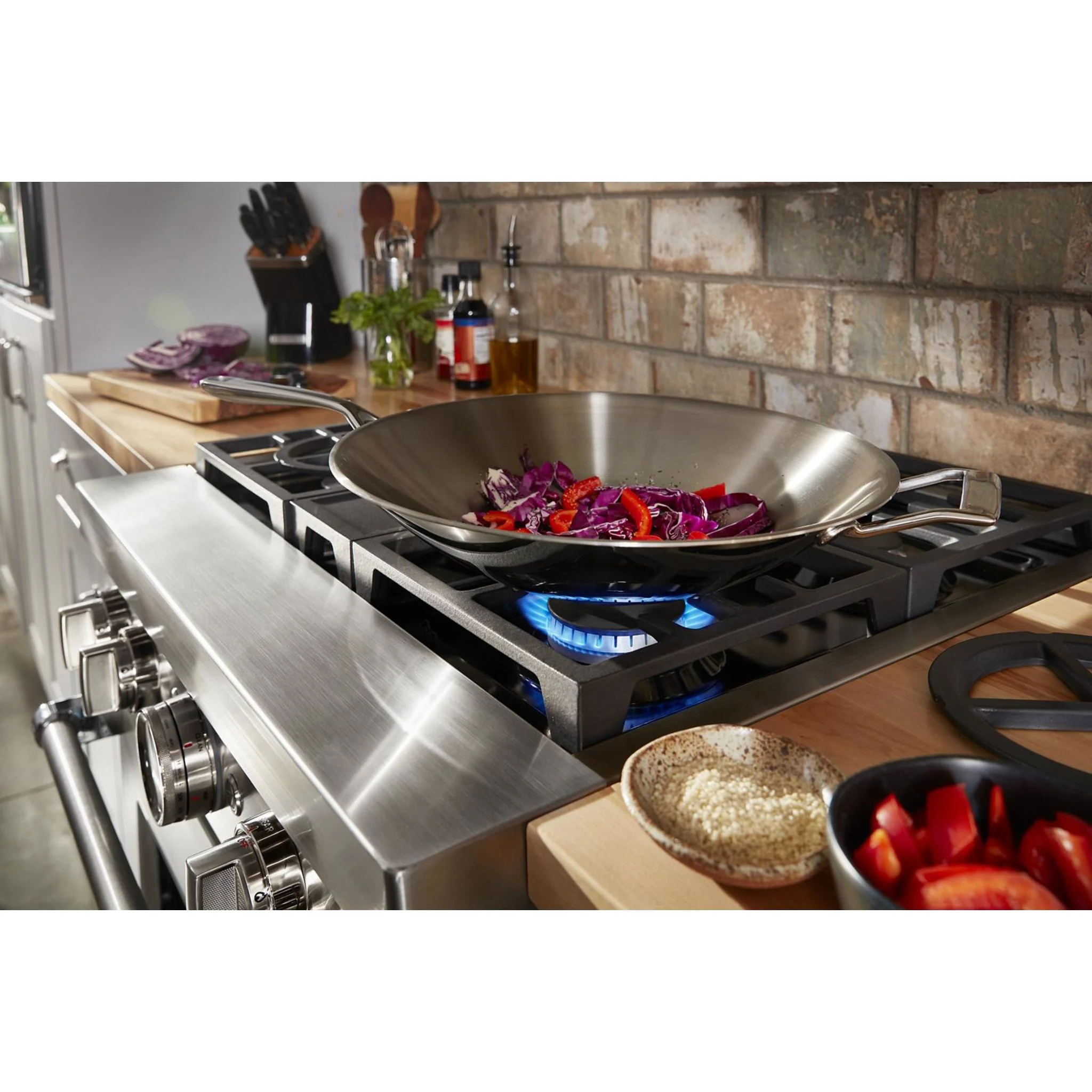 KitchenAid  30'' Smart Commercial-Style Dual Fuel Range with 4 Burners - Imperial Black (KFDC500JBK) - Image 14