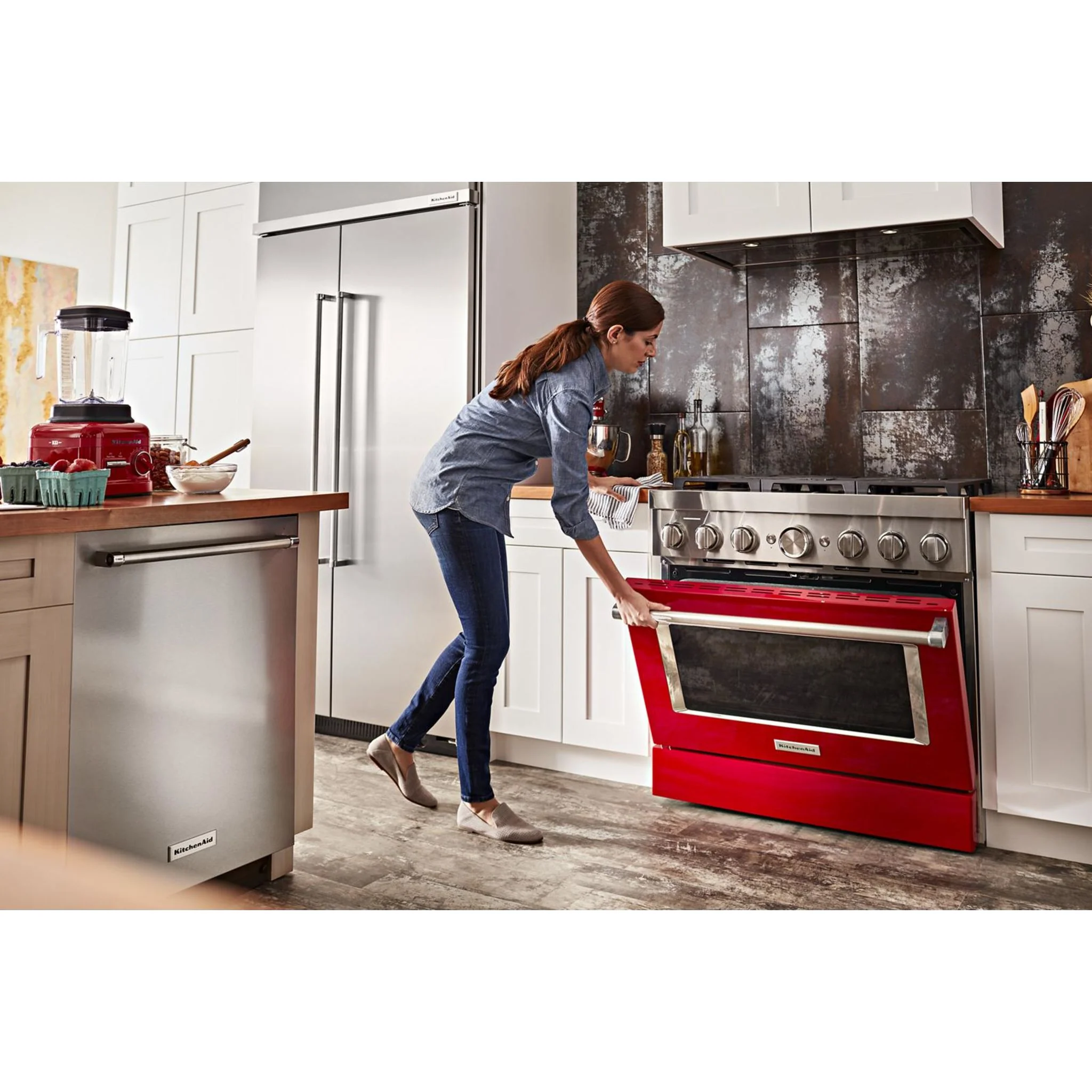 KitchenAid  36'' Smart Commercial-Style Dual Fuel Range with 6 Burners - Passion Red (KFDC506JPA) - Image 3
