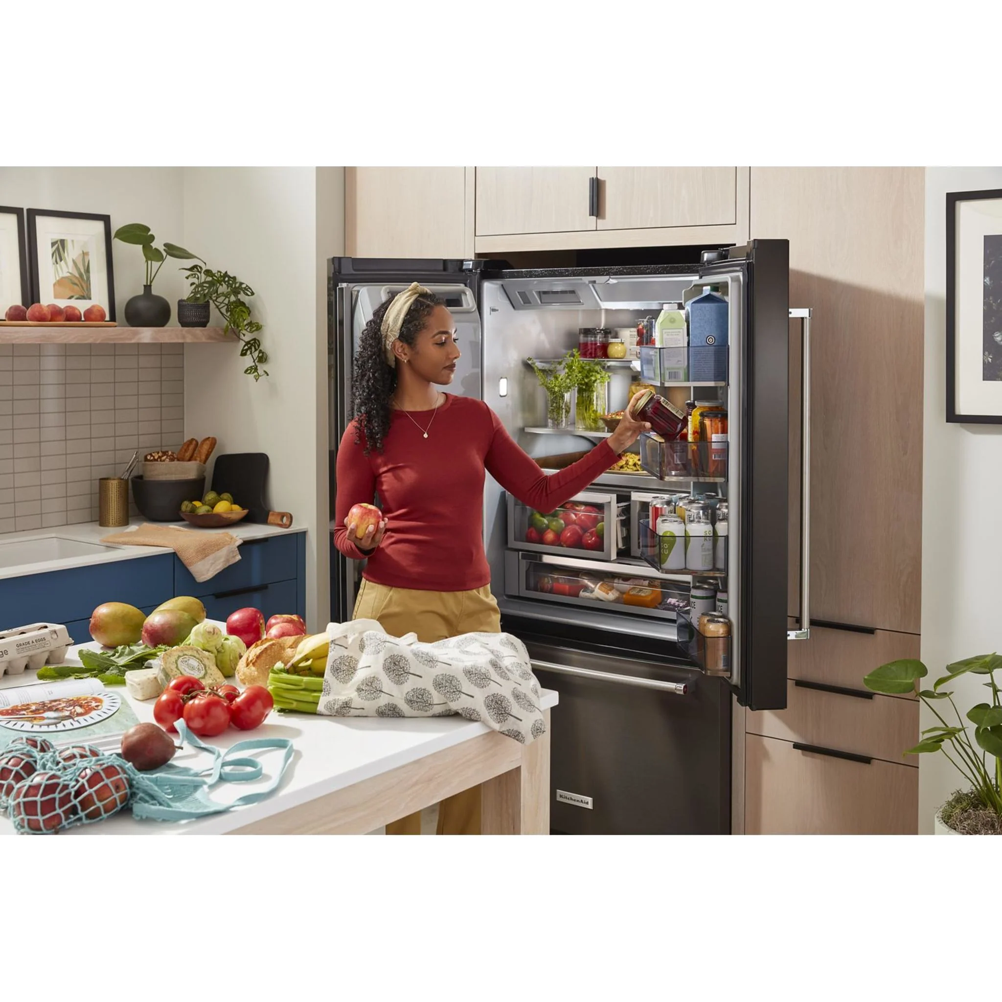 KitchenAid 26.8 cu.ft. Standard-Depth French Door Refrigerator with Exterior Ice and Water Dispenser - Black Stainless (KRFF577KBS) - Image 17