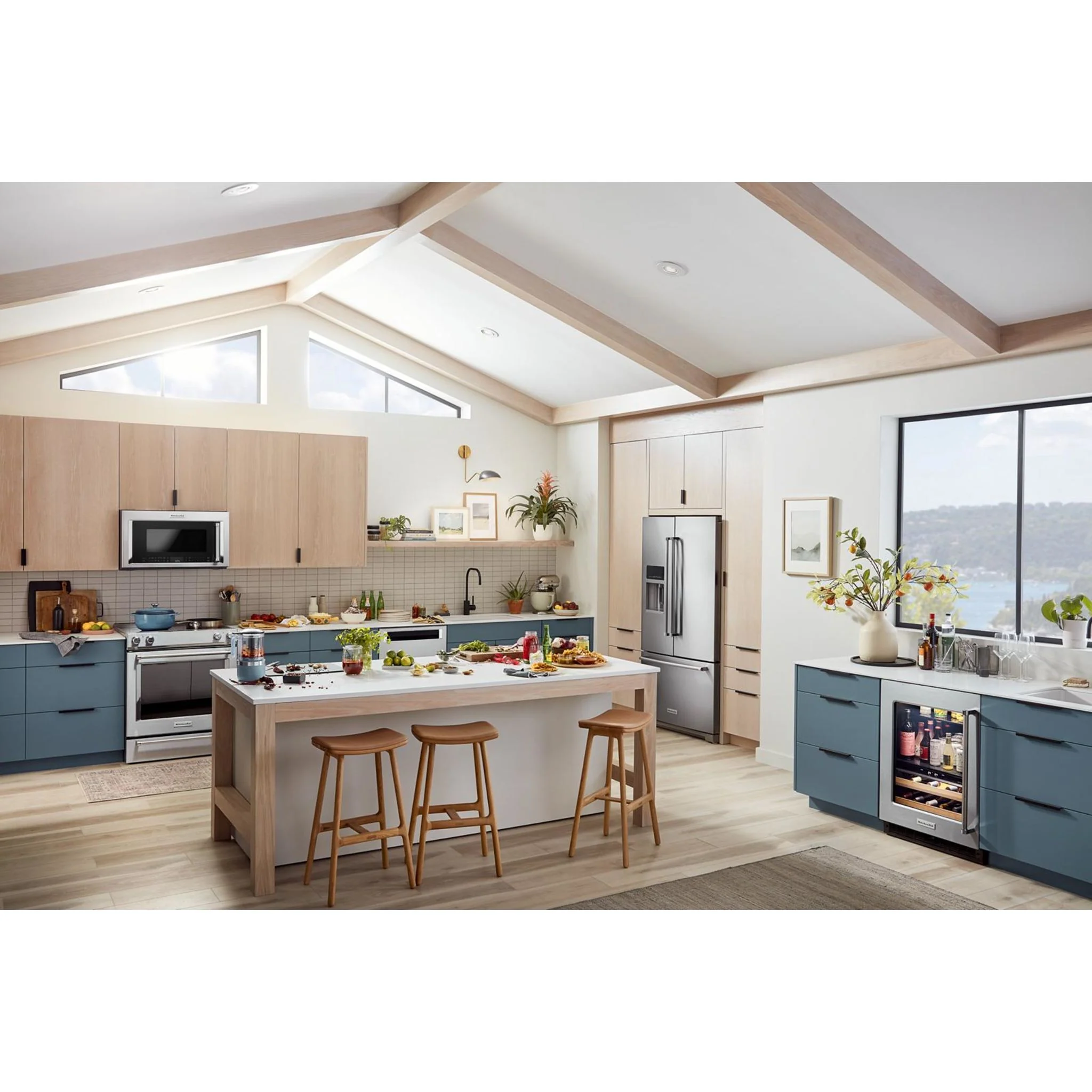 KitchenAid 26.8 cu.ft. Standard-Depth French Door Refrigerator with Exterior Ice and Water Dispenser - Stainless Steel with PrintShield™ Finish (KRFF577KPS) - Image 11