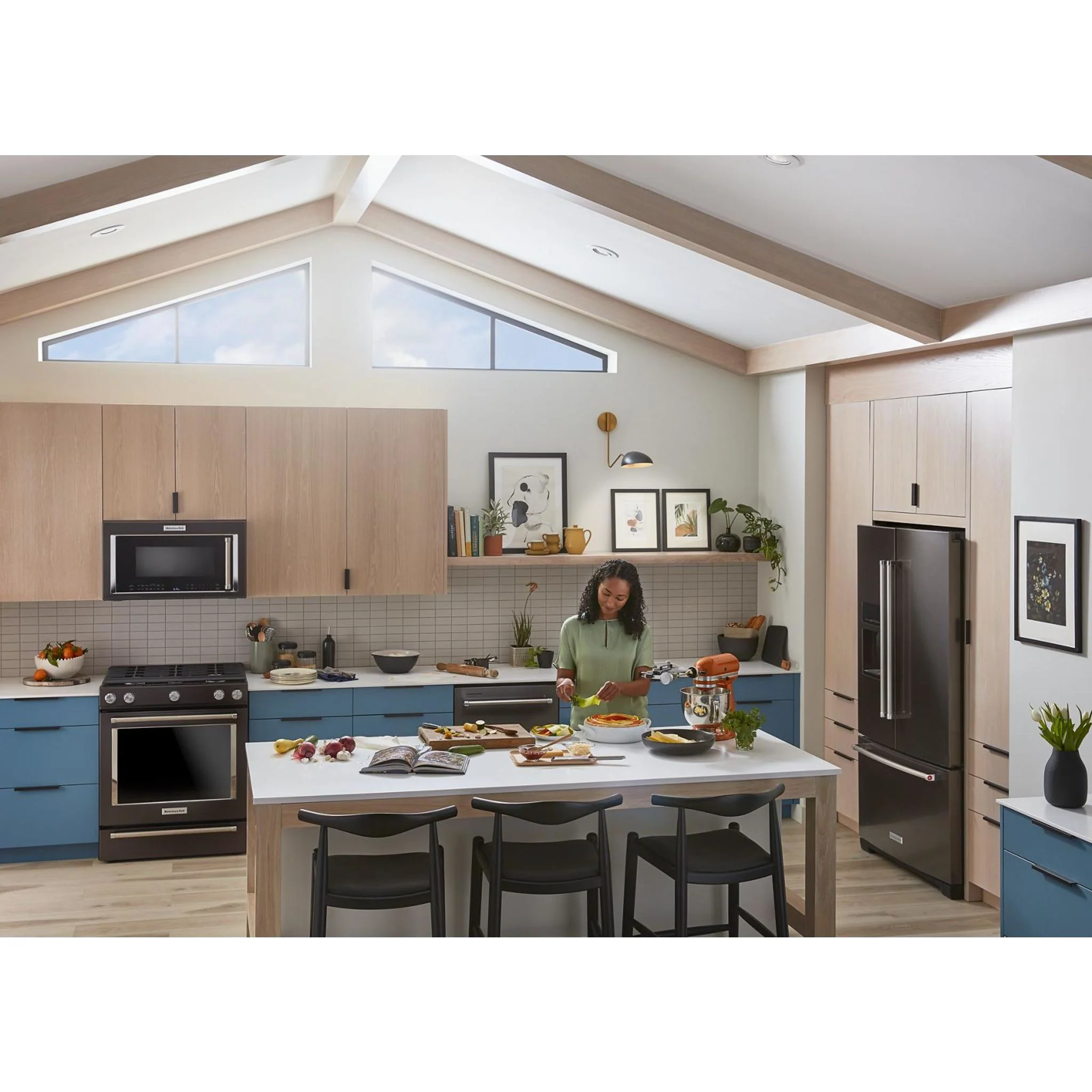 KitchenAid 26.8 cu.ft. Standard-Depth French Door Refrigerator with Exterior Ice and Water Dispenser - Stainless Steel with PrintShield™ Finish (KRFF577KPS) - Image 15
