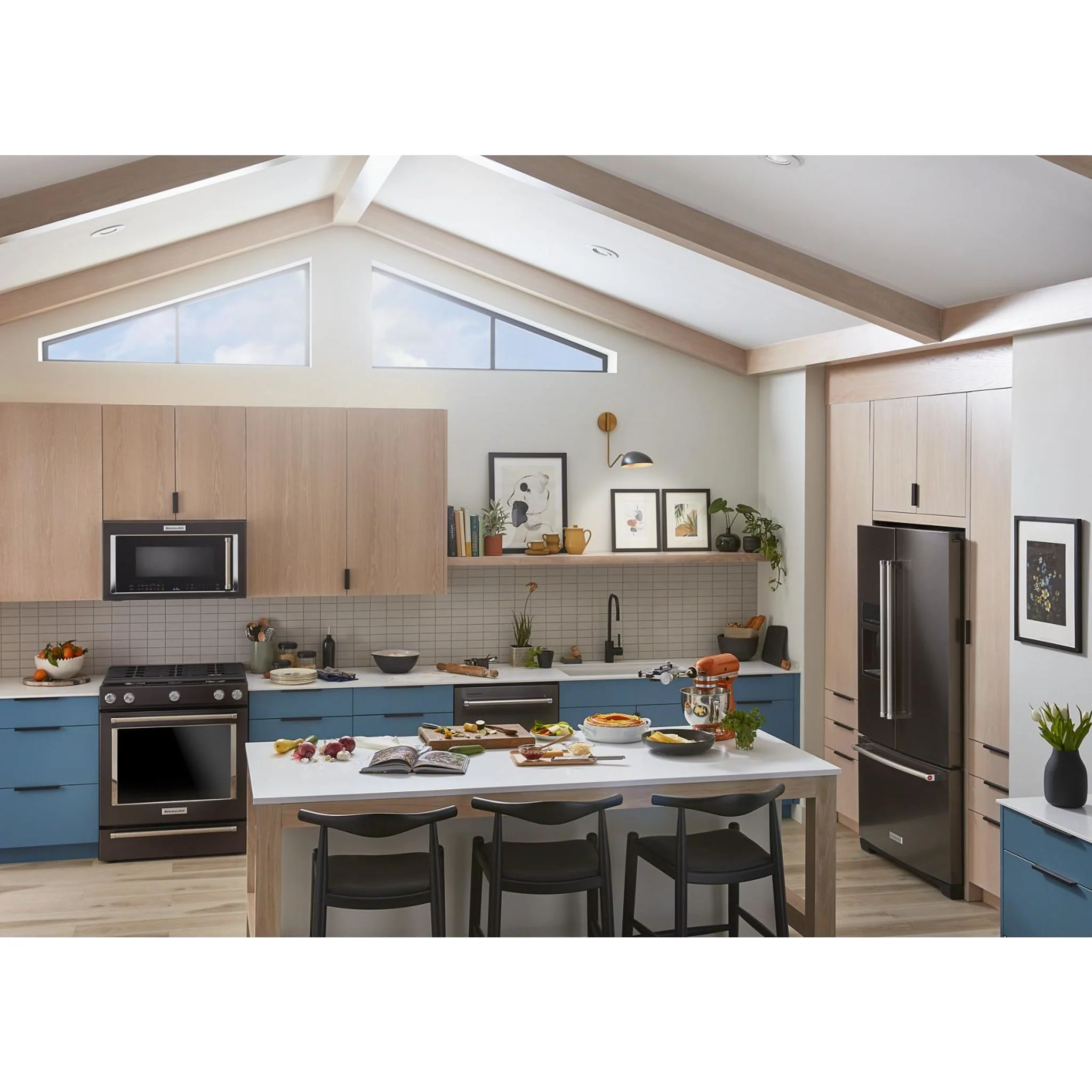 KitchenAid 26.8 cu.ft. Standard-Depth French Door Refrigerator with Exterior Ice and Water Dispenser - Stainless Steel with PrintShield™ Finish (KRFF577KPS) - Image 17
