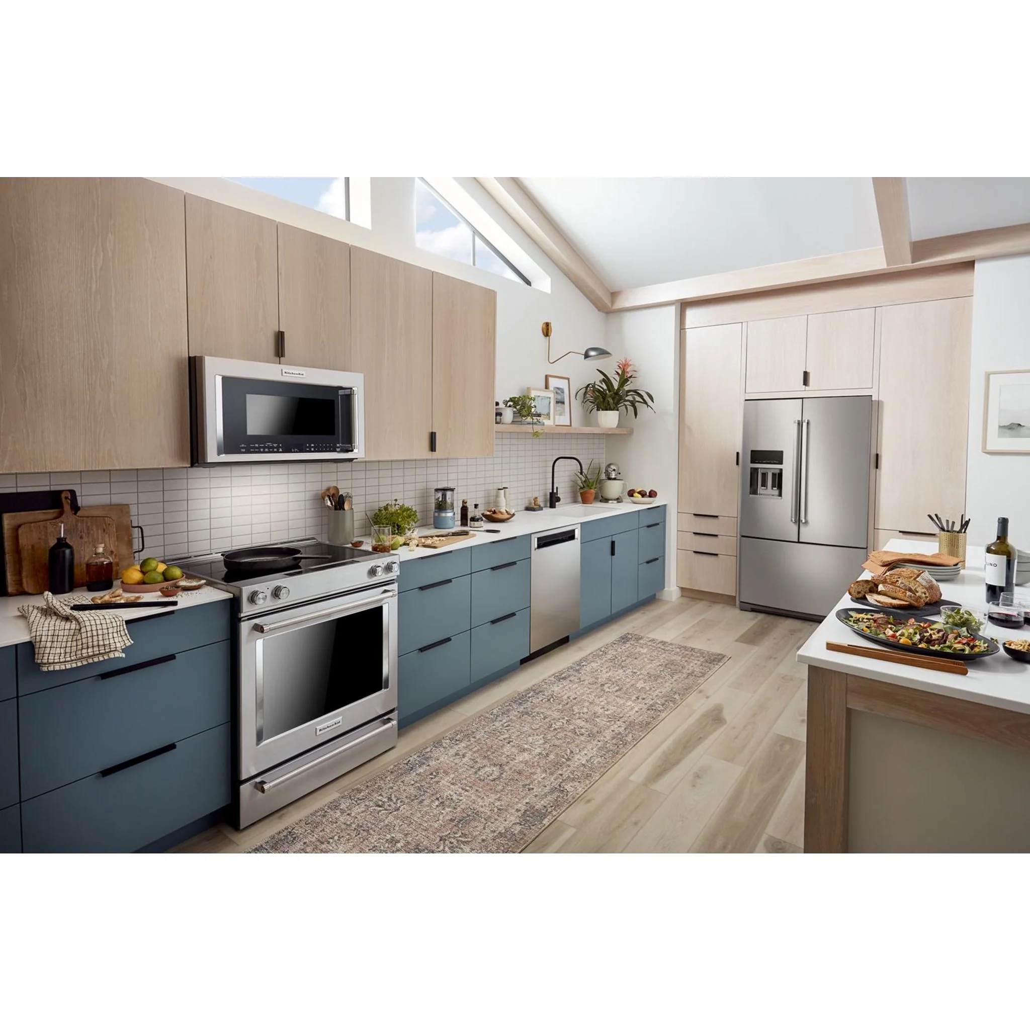 KitchenAid 26.8 cu.ft. Standard-Depth French Door Refrigerator with Exterior Ice and Water Dispenser - Stainless Steel with PrintShield™ Finish (KRFF577KPS) - Image 18