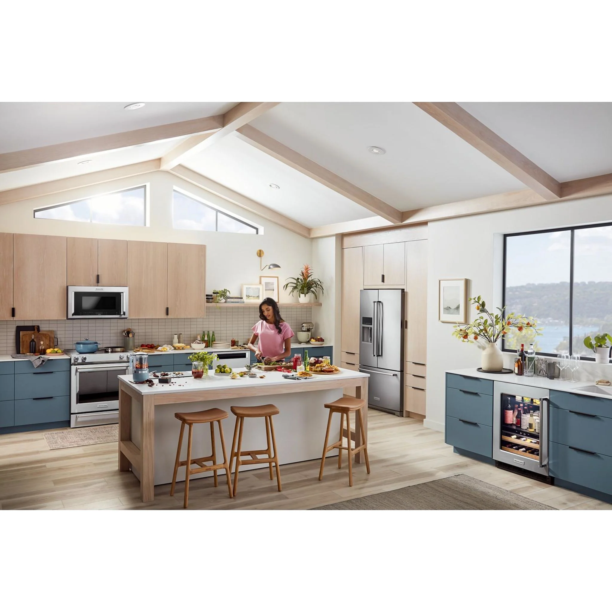 KitchenAid 26.8 cu.ft. Standard-Depth French Door Refrigerator with Exterior Ice and Water Dispenser - Stainless Steel with PrintShield™ Finish (KRFF577KPS) - Image 20