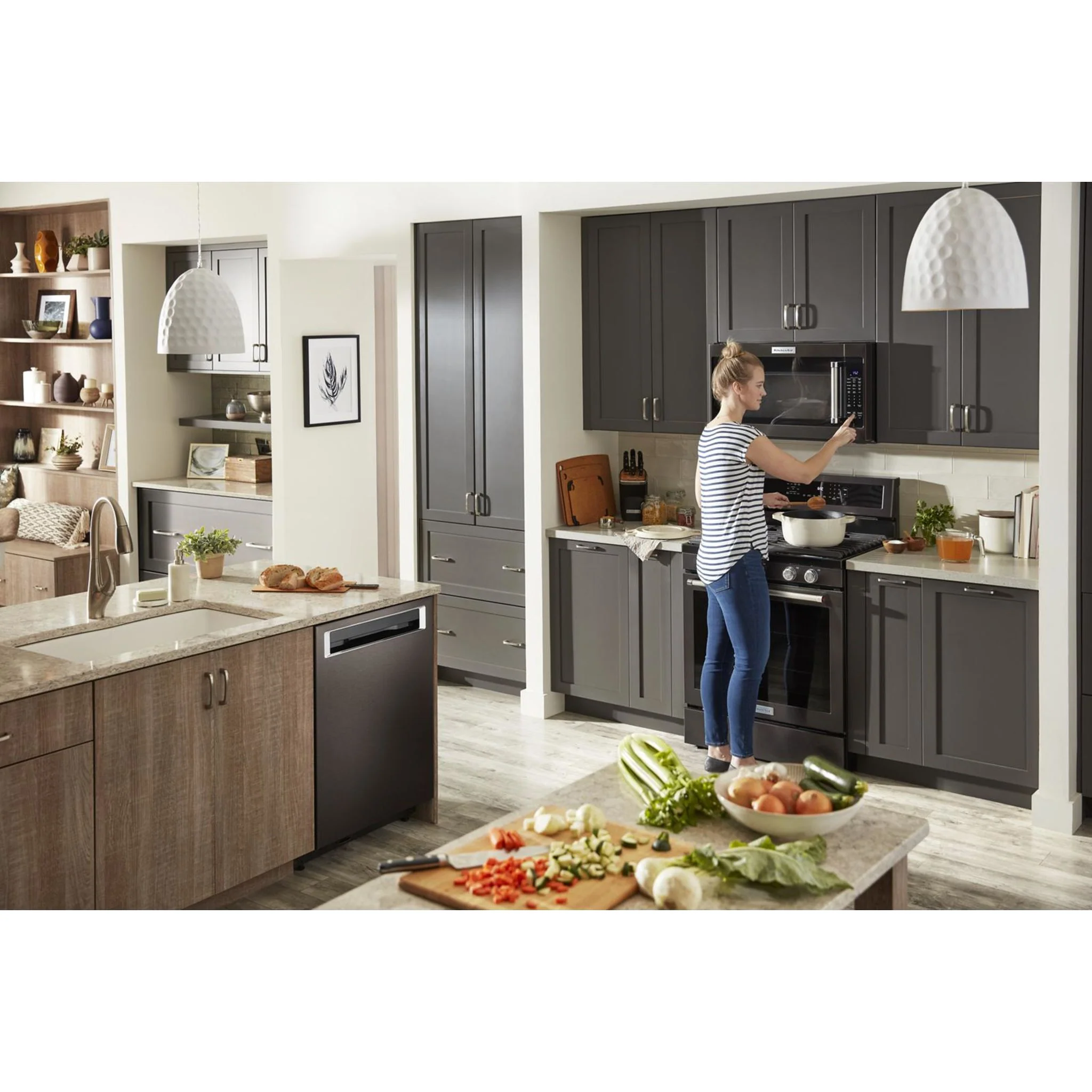 KitchenAid 30" 5-Burner Gas Convection Range - Black Stainless (KFGG500EBS) - Image 10