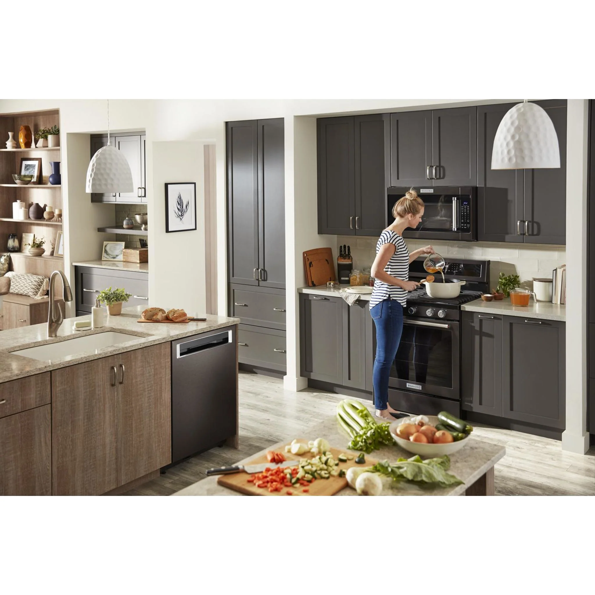 KitchenAid 30" 5-Burner Gas Convection Range - Black Stainless (KFGG500EBS) - Image 16