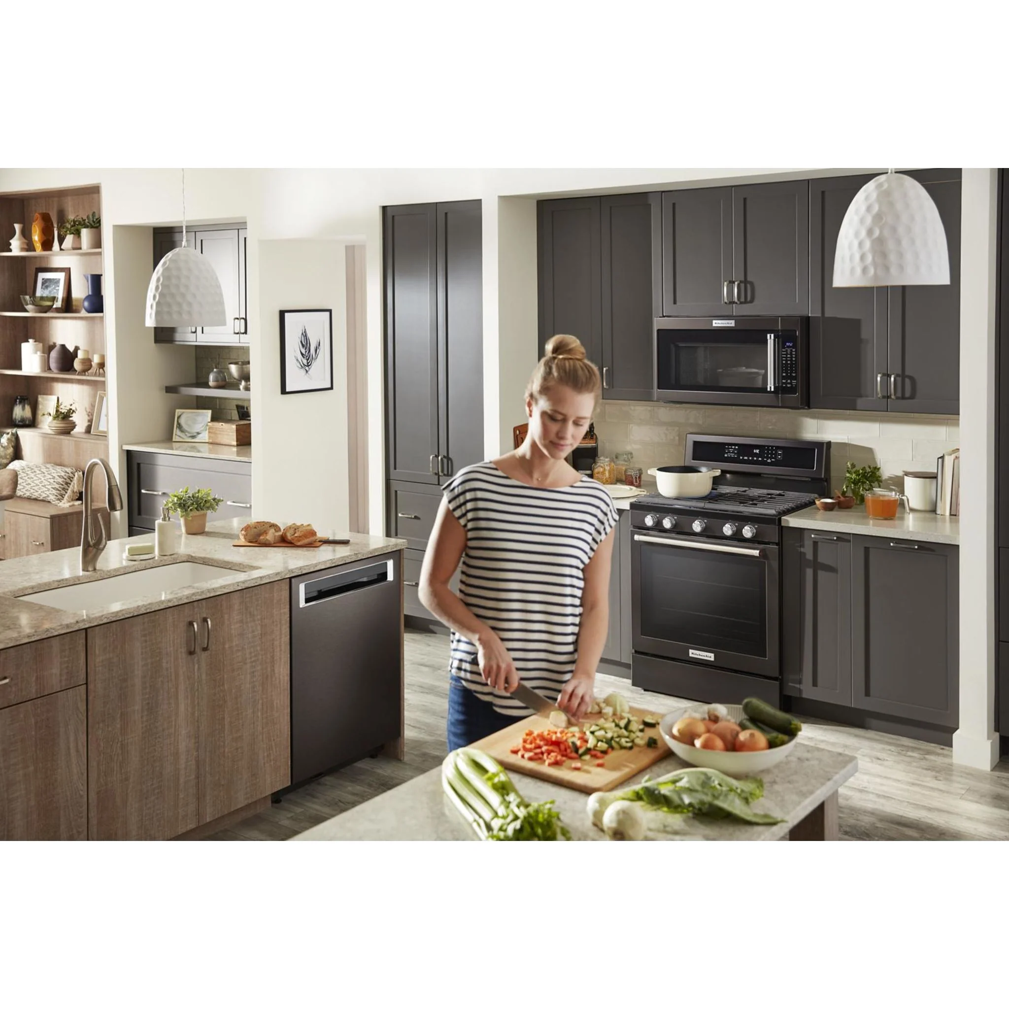 KitchenAid 30" 5-Burner Gas Convection Range - Black Stainless (KFGG500EBS) - Image 40