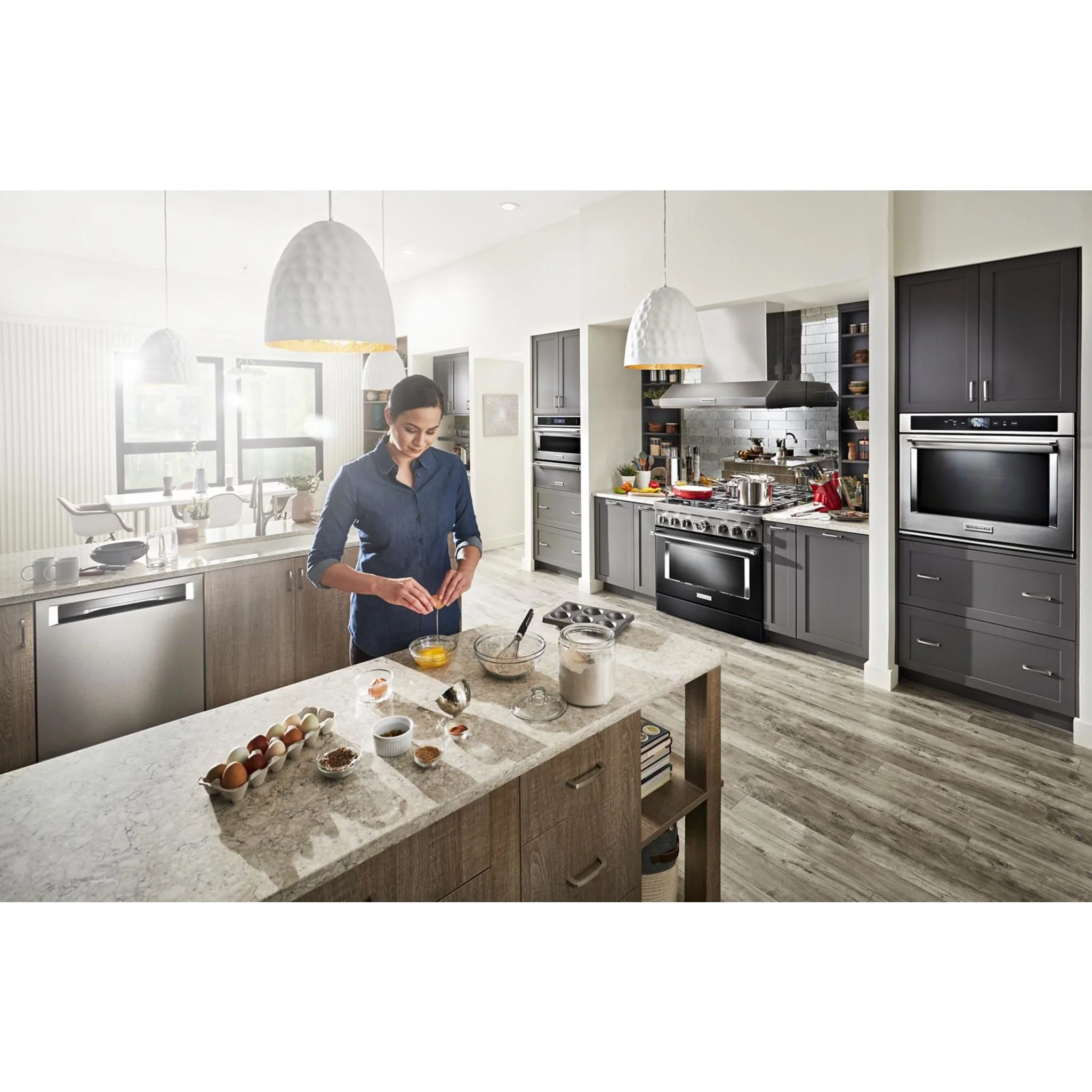 KitchenAid  36'' Smart Commercial-Style Gas Range with 6 Burners - Imperial Black (KFGC506JBK) - Image 48