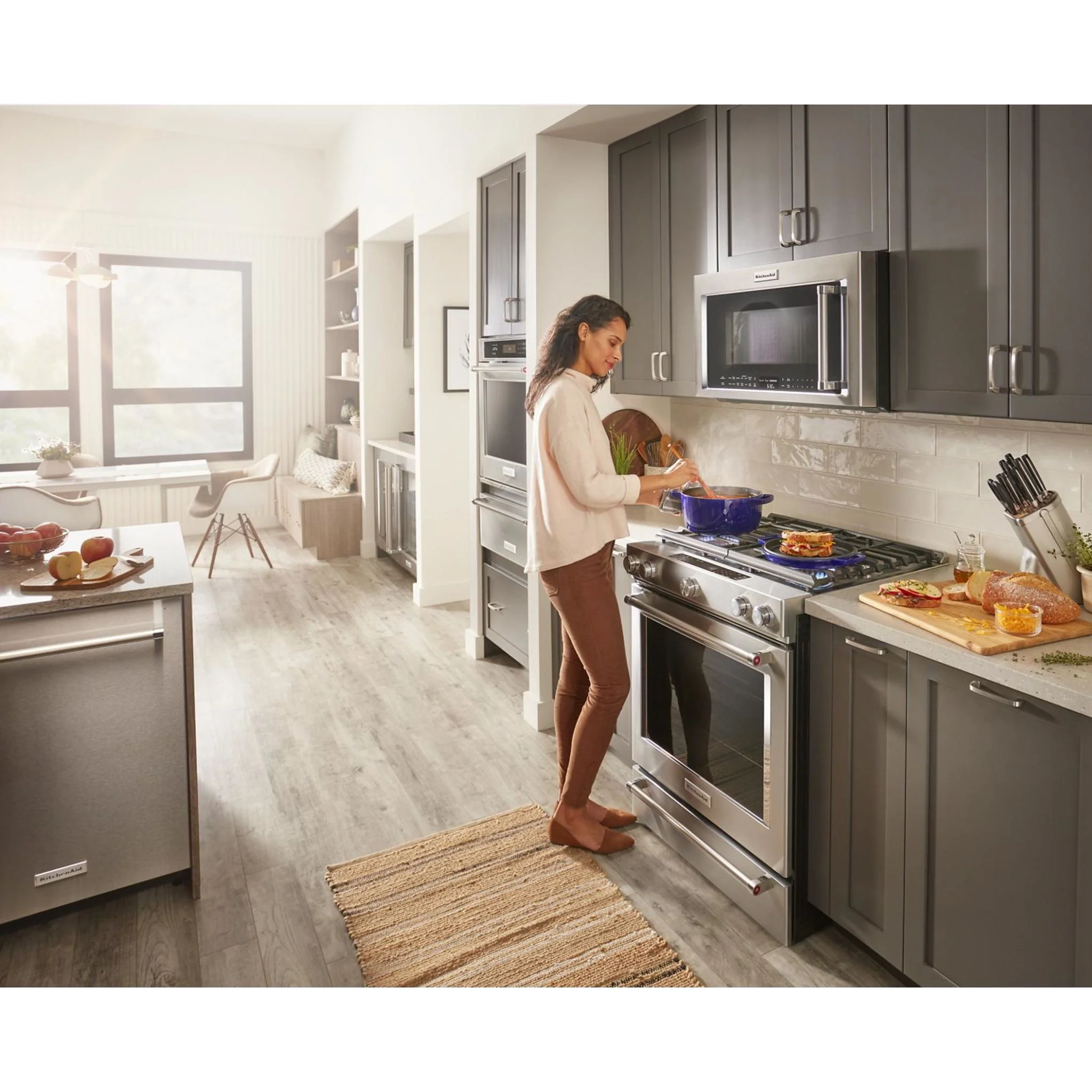 KitchenAid 30-Inch 5 Burner Front Control Gas Convection Range with Baking Drawer -Stainless Steel (KSGB900ESS) - Image 13