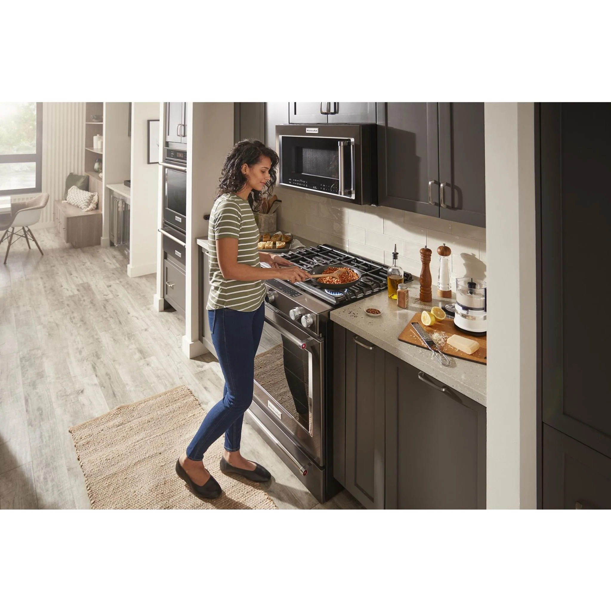 KitchenAid 30" 5-Burner Gas Slide-In Convection Range - Black Stainless (KSGG700EBS) - Image 17